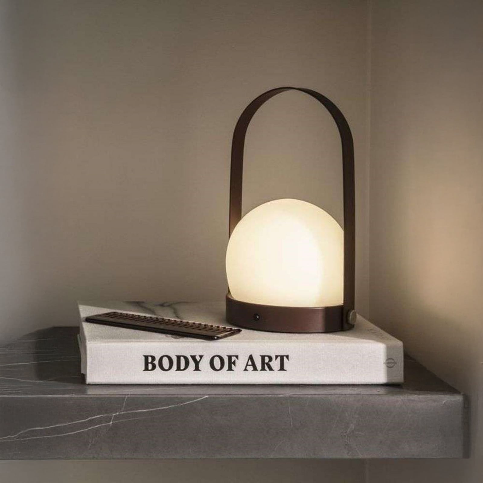 Carrie Portable Lampe de Table Bronzed Brass - Audo Copenhagen