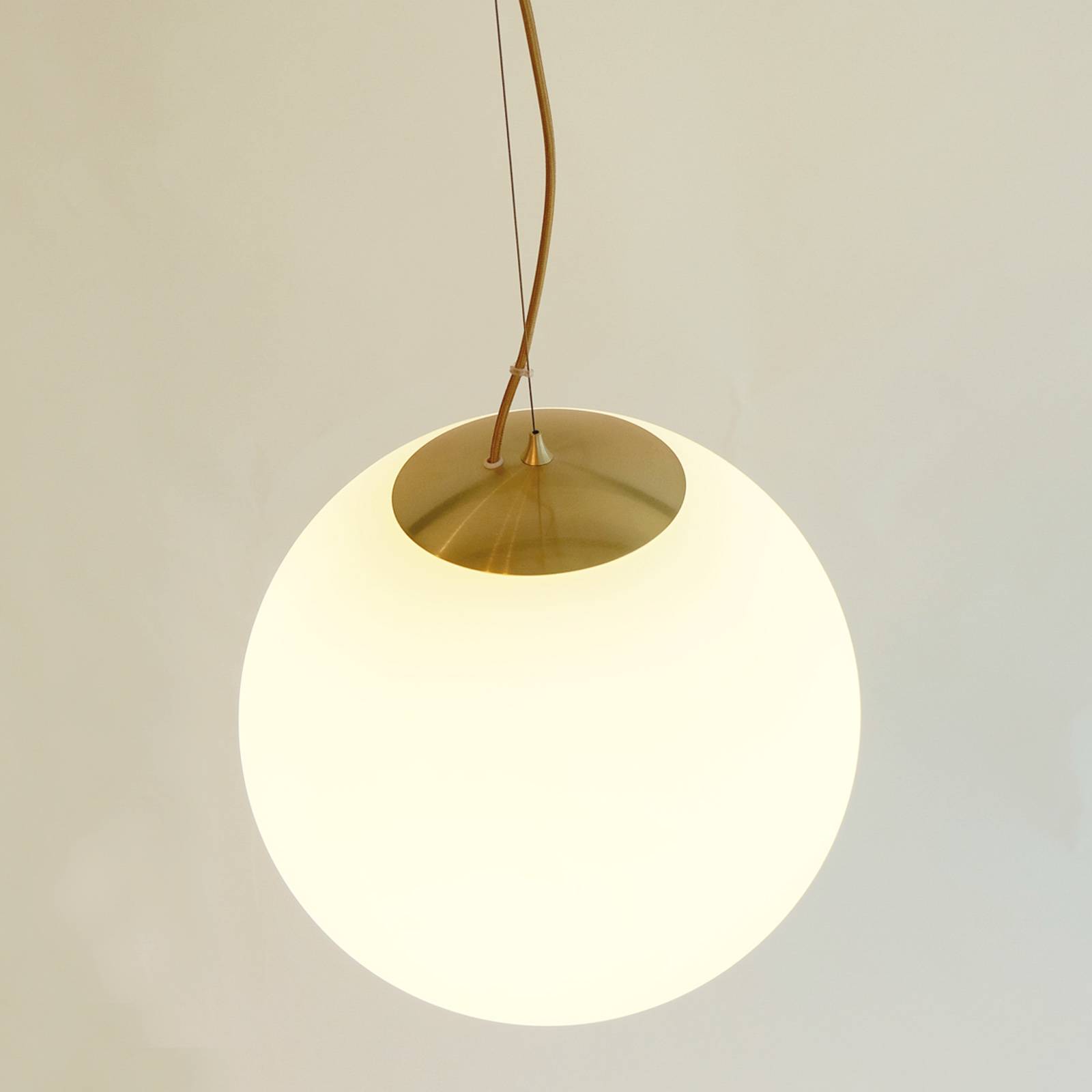 Innermost Drop lámpara colgante, latón, Ø 40cm, para salón / comedor, vidrio, E27, 15 W, altura: 40 cm