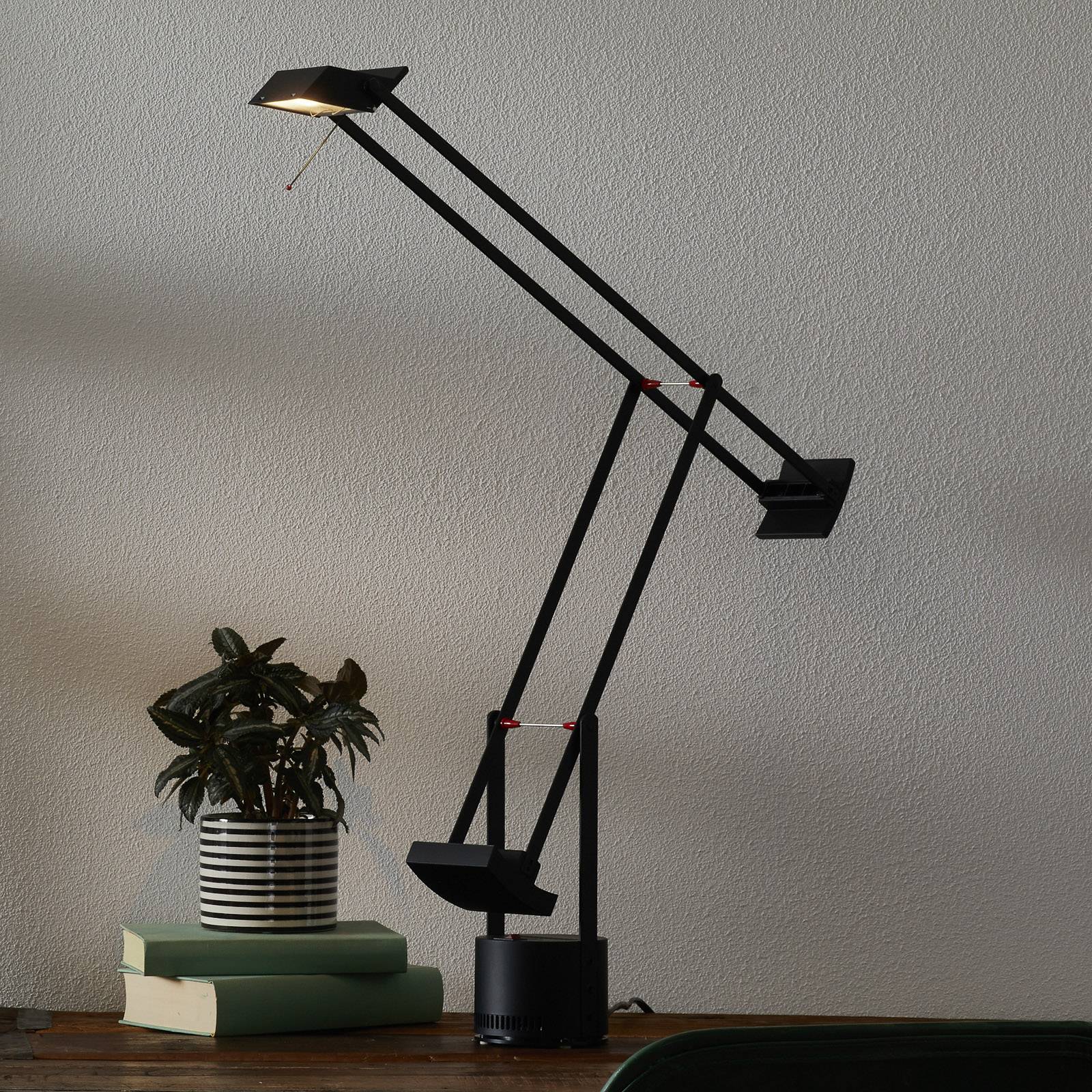 Artemide Tizio 35 Lampa Na Psaci Stul Svetla24 Cz 