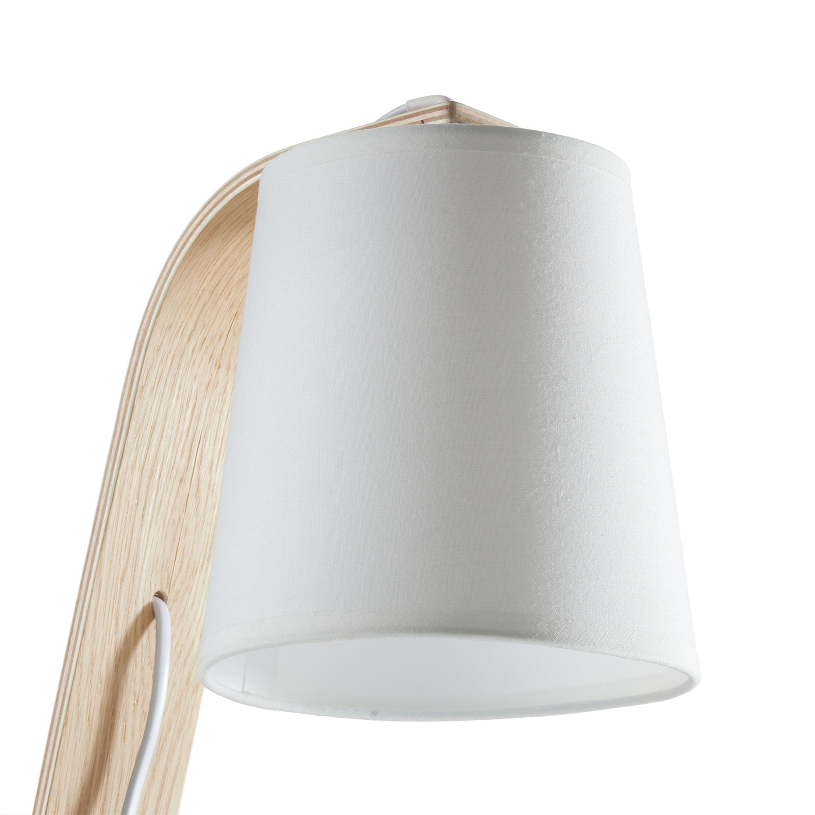 Nordisk vit bordslampa i trä med tygskärm