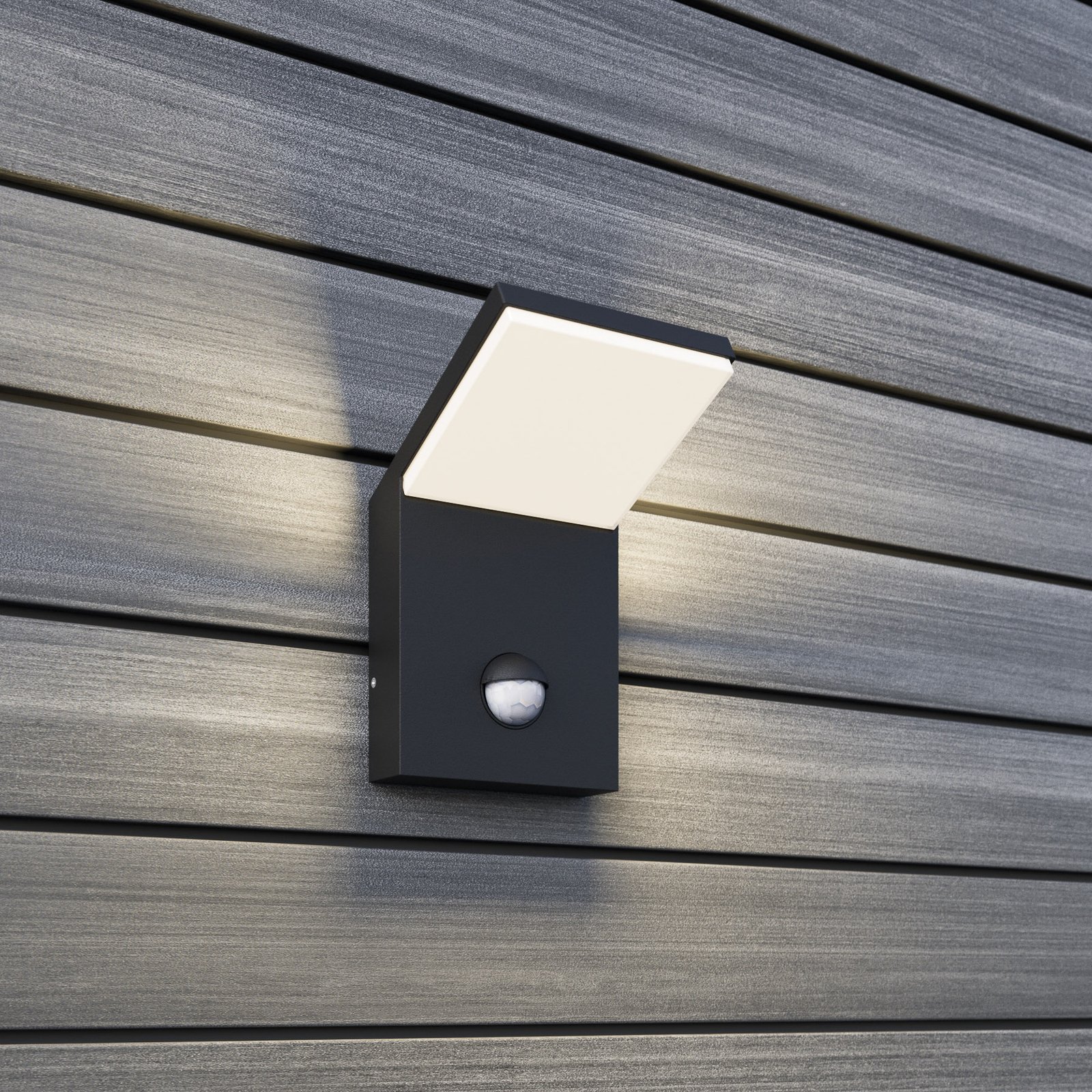 Venkovní nástěnné LED světlo Nevio s čidlem pohybu