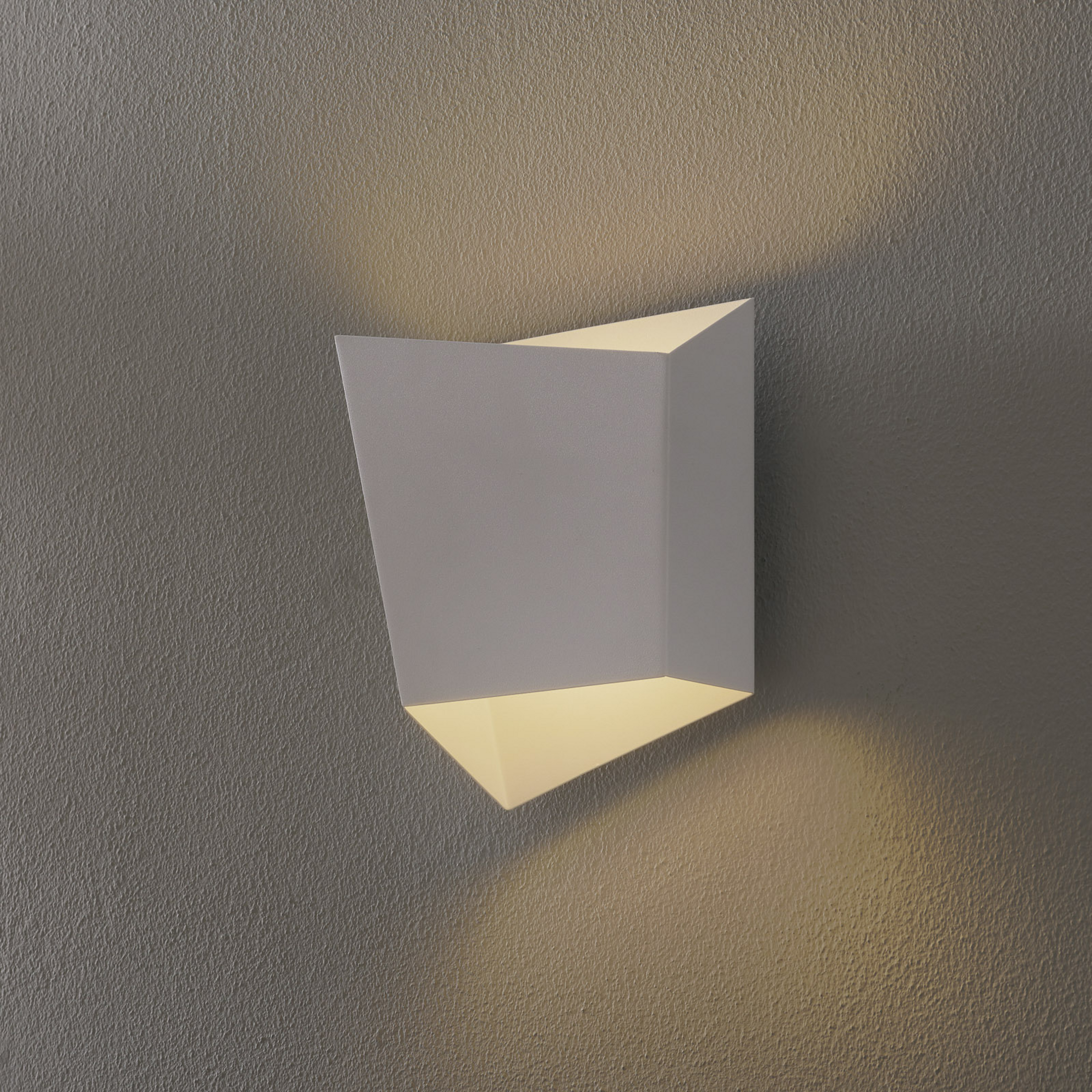 Candeeiro de parede Asimetric em aço, branco