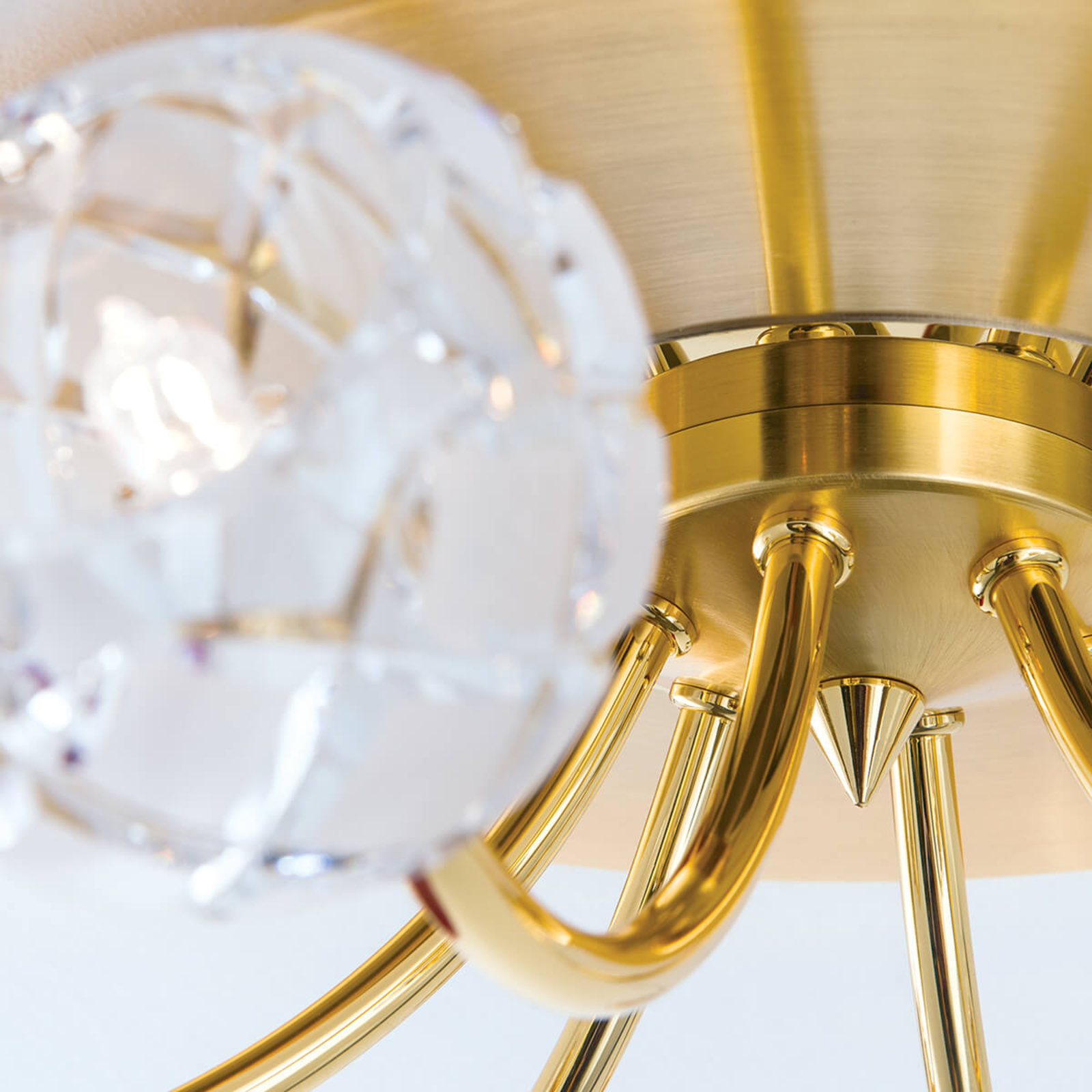Blykristalltaklampa Maderno, guld, 57 cm