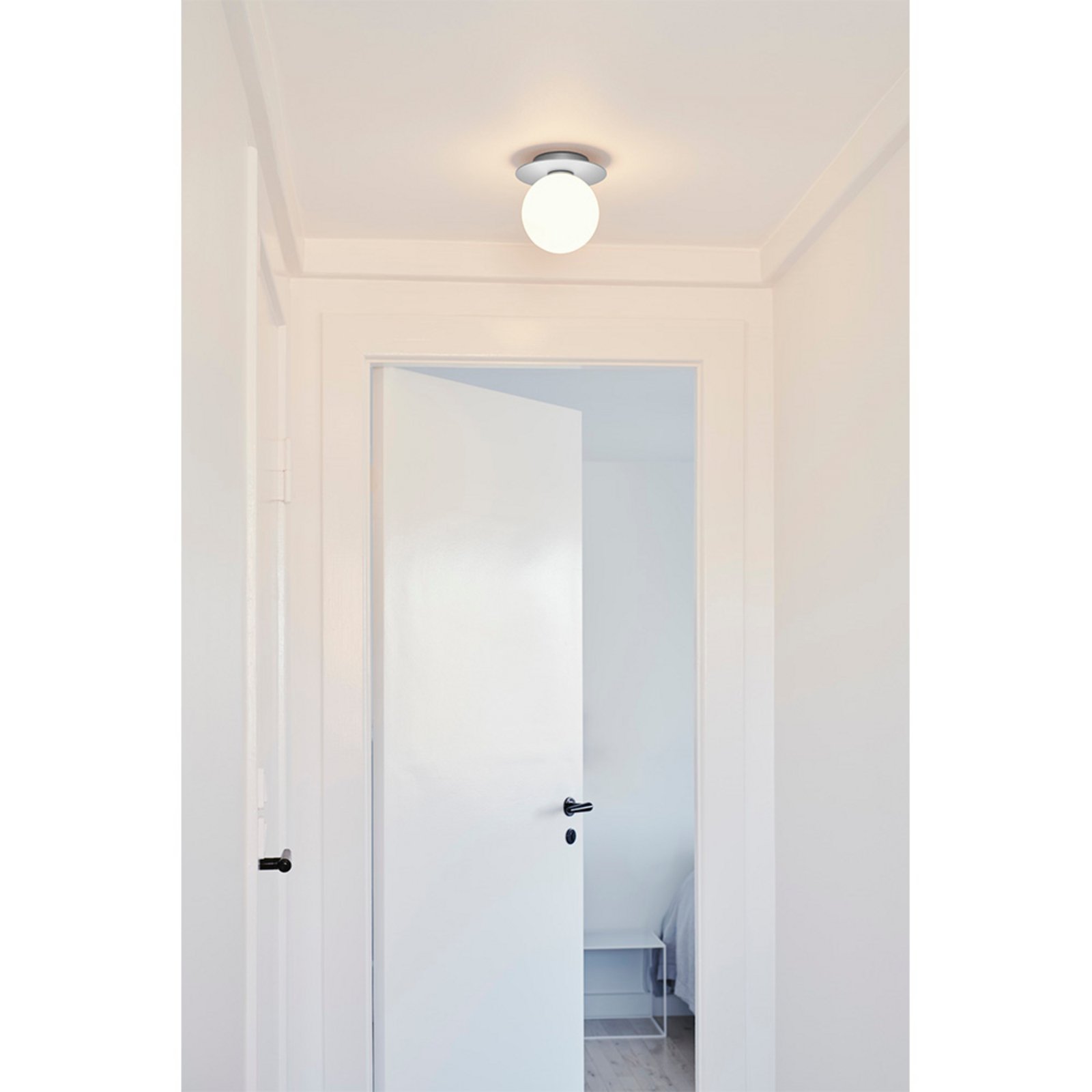 Liila 1 Vägg-/Plafond IP44 Medium Light Silver/Opal White - Nuura