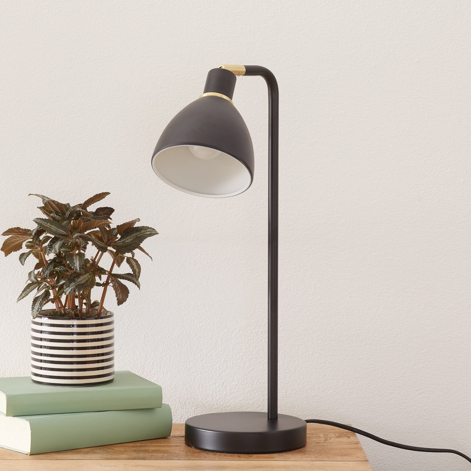 Timeless table lamp Ray for the desk