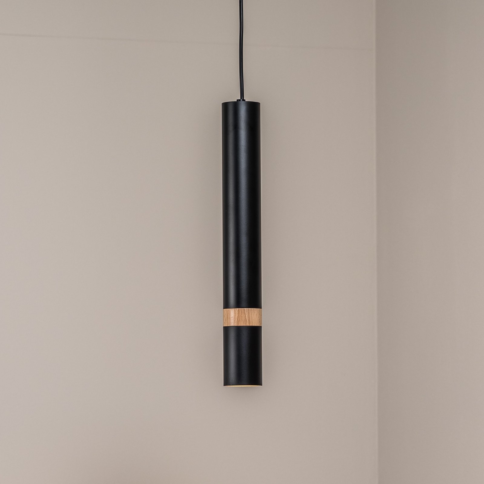 Suspension Joker, noire/bois, à une lampe