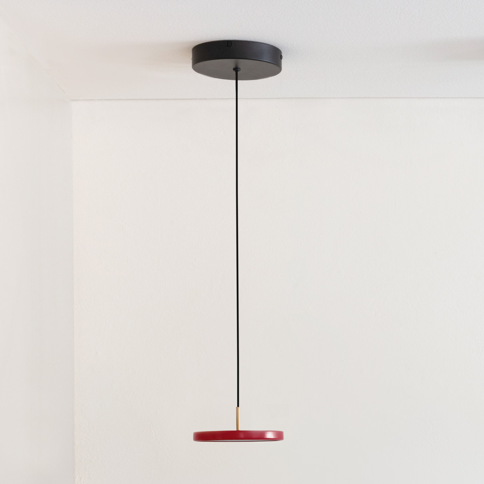 Umage Asteria pendellampa Micro V2 Ruby, röd från Umage