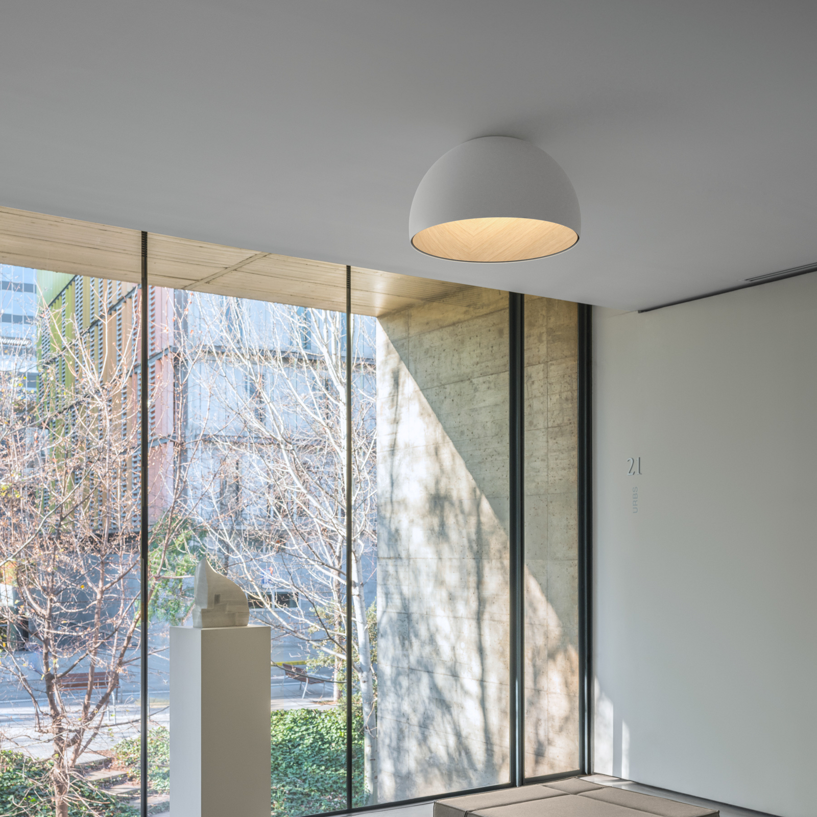 Lampa sufitowa LED Vibia DUO, biała, wysokość 19 cm, drewno dębowe