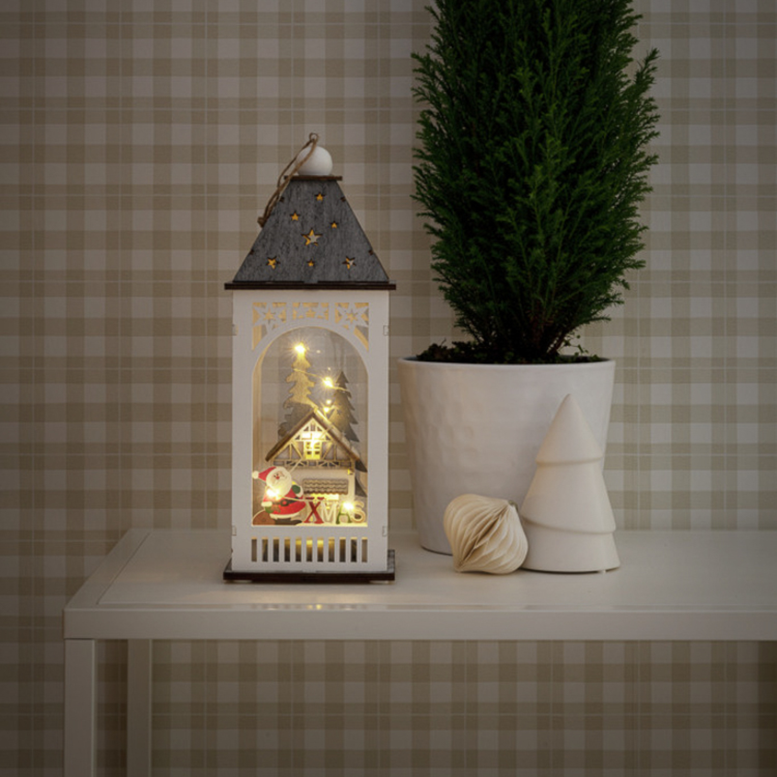 Uitgang Opiaat mengsel LED decoratie-lantaarn met huis en kerstman | Lampen24.be