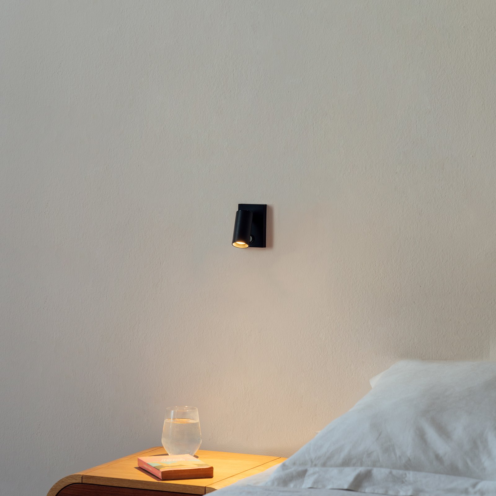 Milan Haul LED-væglampe, kantet, 1 lyskilde, sort