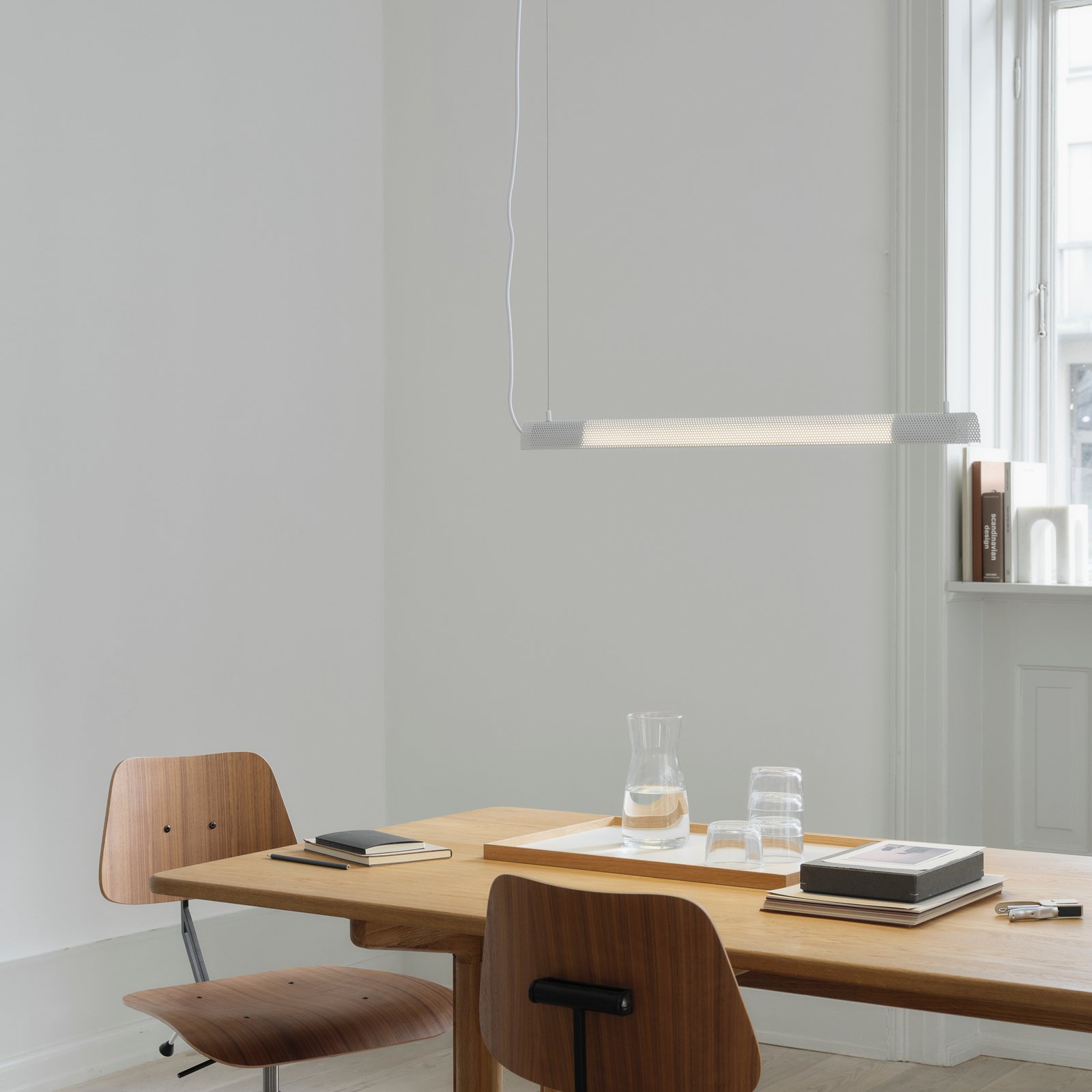 GEJST Radent hengende lampe, hvit, lengde 70 cm, G13 LED