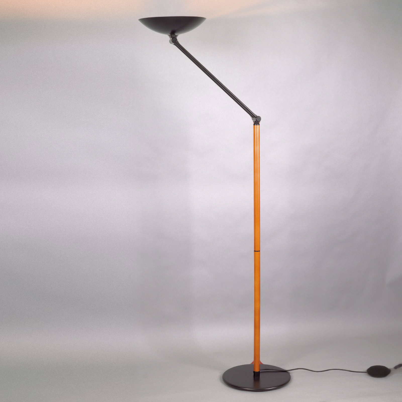 LED-Deckenfluter Lib V mit Dimmer höhenverstellbar