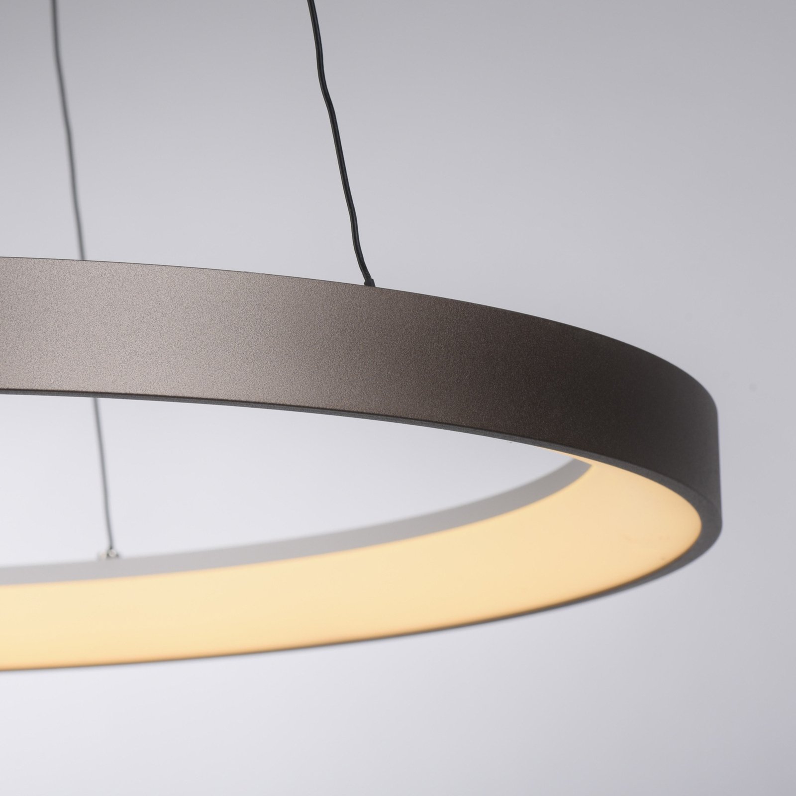 Paul Neuhaus LED-Hängelampe Hoop, kaffeebraun, Ø 57 cm