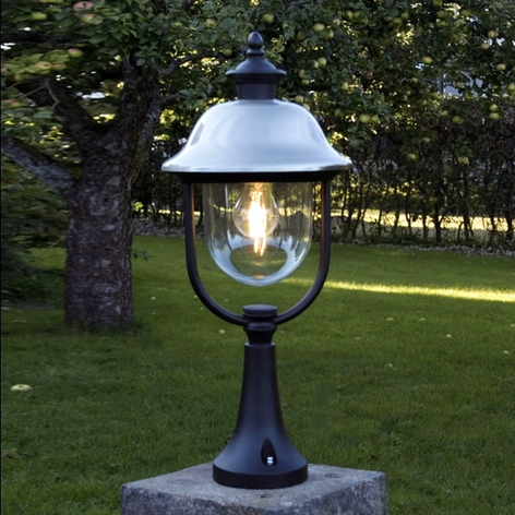 Intramontabile lampada con piedistallo PARMA