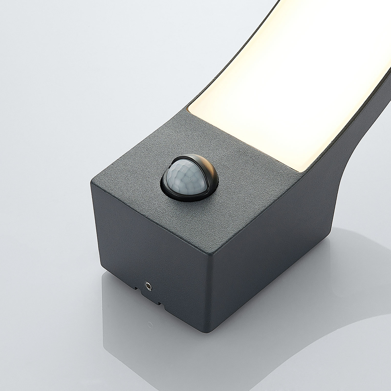 LED-Außenwandlampe Ilvita, anthrazit, mit Sensor