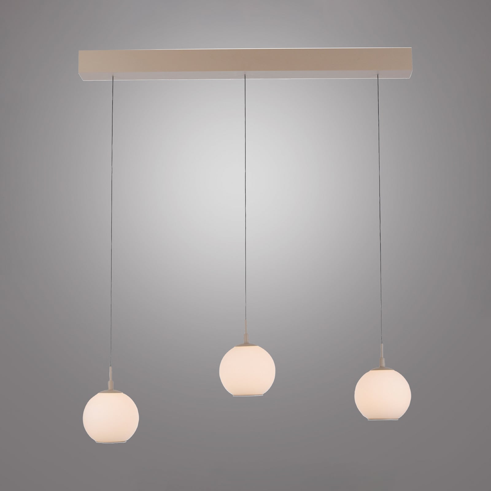 LED piekaramā lampa „Sandora“, smilškrāsā, garums 90 cm, stikls, 3 spuldzes. LED piekaramā lampa „Sandora“, smilškrāsā, garums 90 cm, stikls, 3 spuldzes.