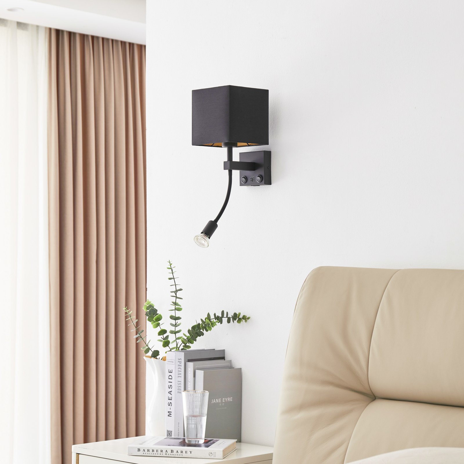 Lindby Wandlampe Thorid, schwarz/gold, Stoff, USB, Leselampe