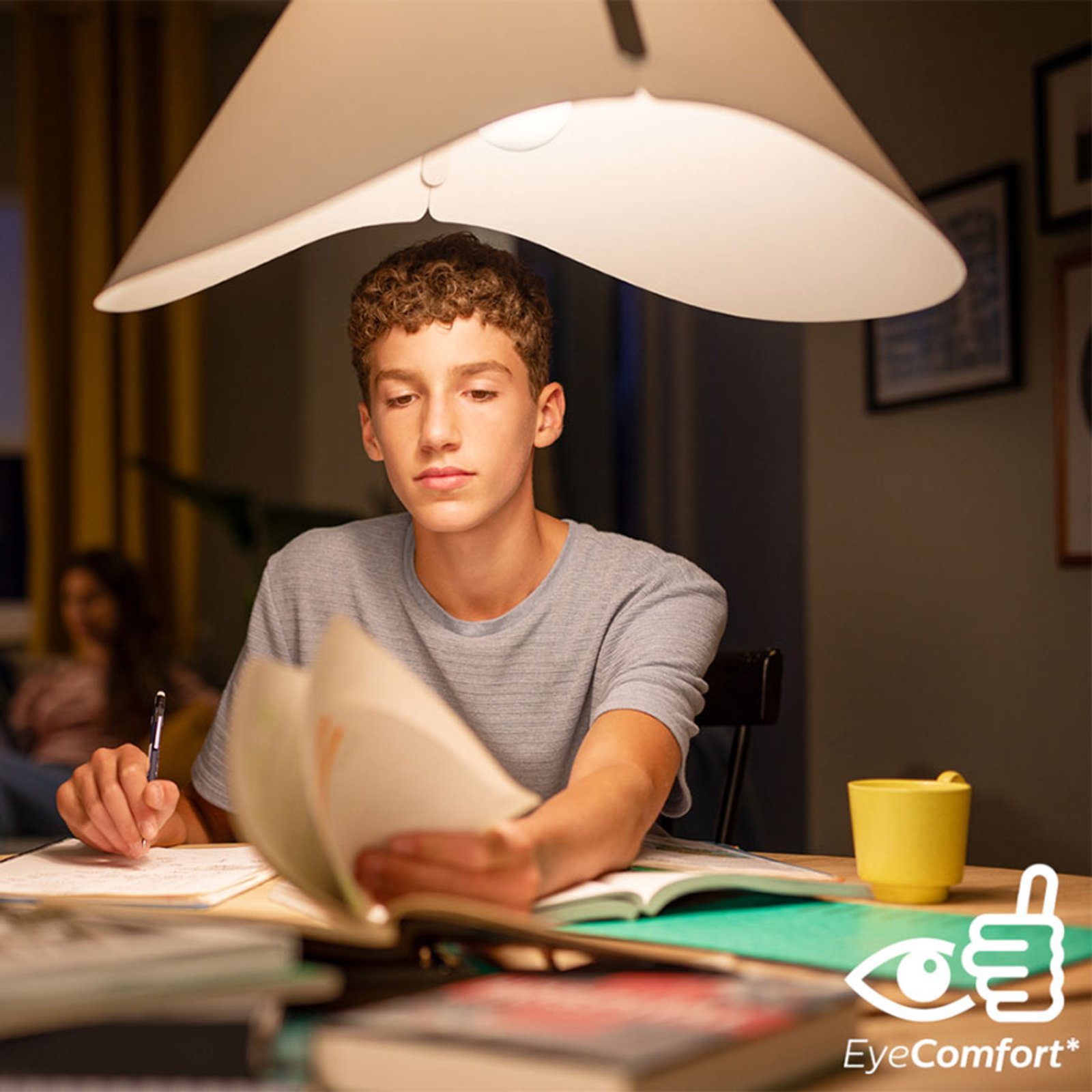 Philips LED pære filament E27 A60 4 W 2 500 K | Lampegiganten.no Philips LED pære filament E27 A60 4 W 2 500 K | Lampegiganten.no