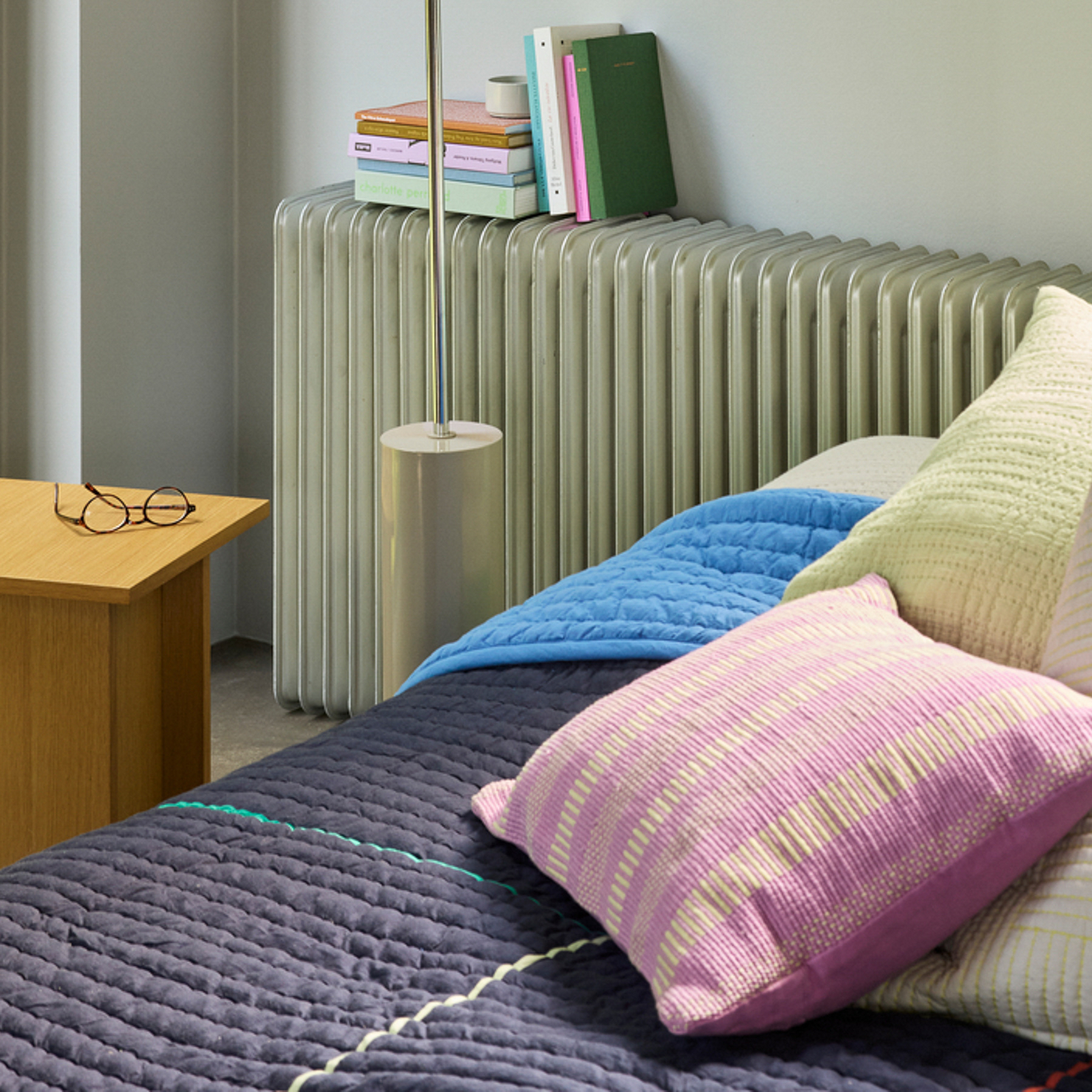 Cuvertură Sen albastru închis, lungime 260 cm - Hübsch