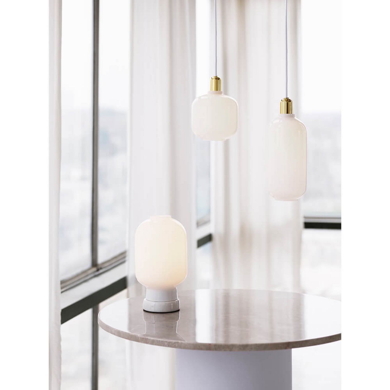 Amp Pendel Small Hvid/Messing Normann Copenhagen - Stue - Glas