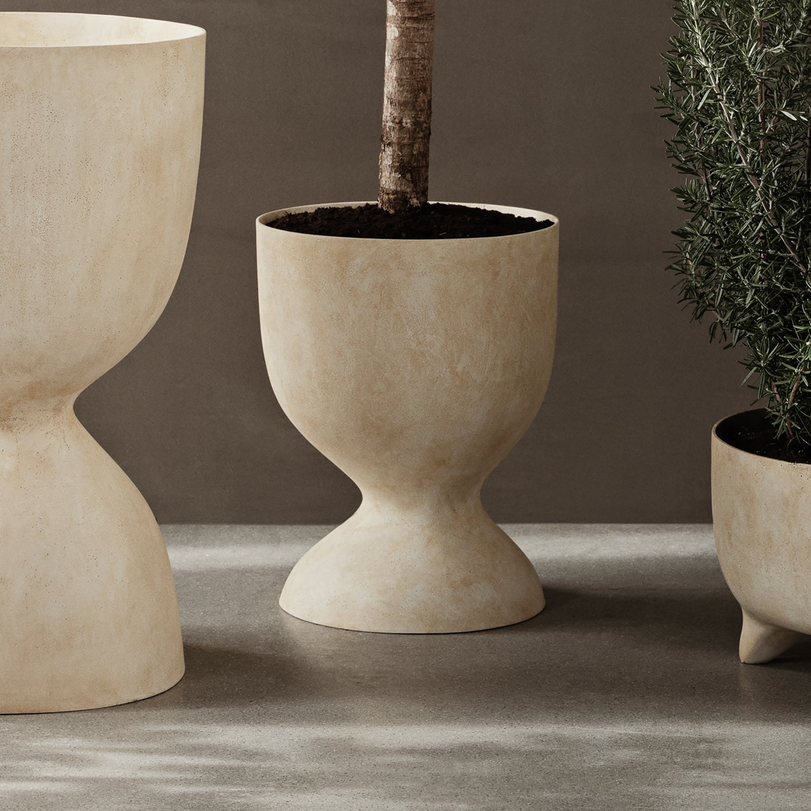 ferm LIVING flower pot Evoke Tall, beige, 41 l, fibreglass