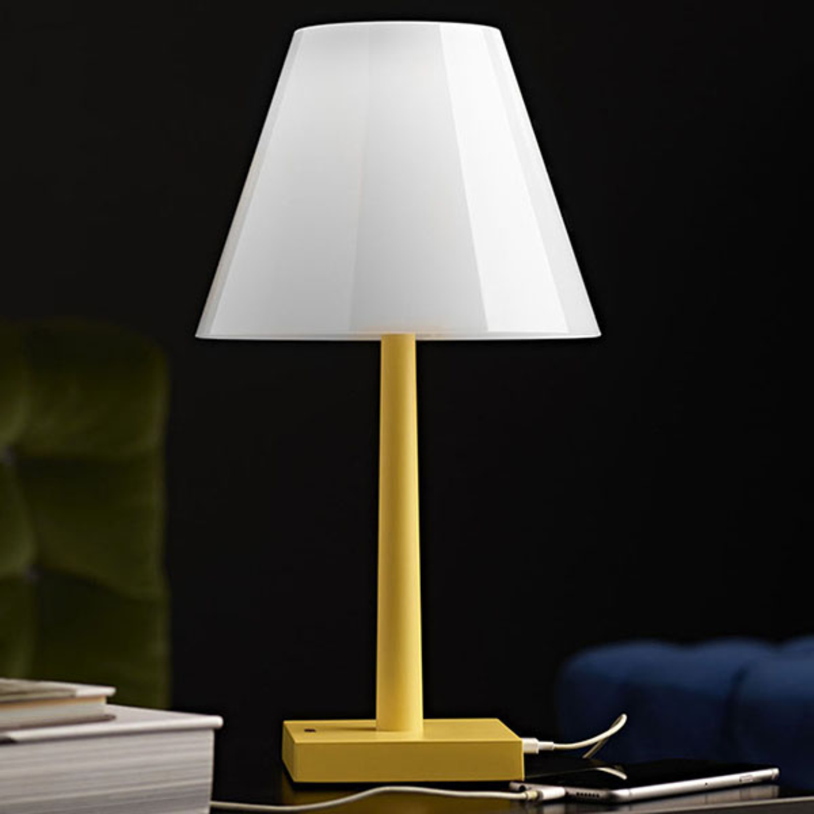 Rotaliana Dina+ T1 LED-akkupöytälamppu, keltainen