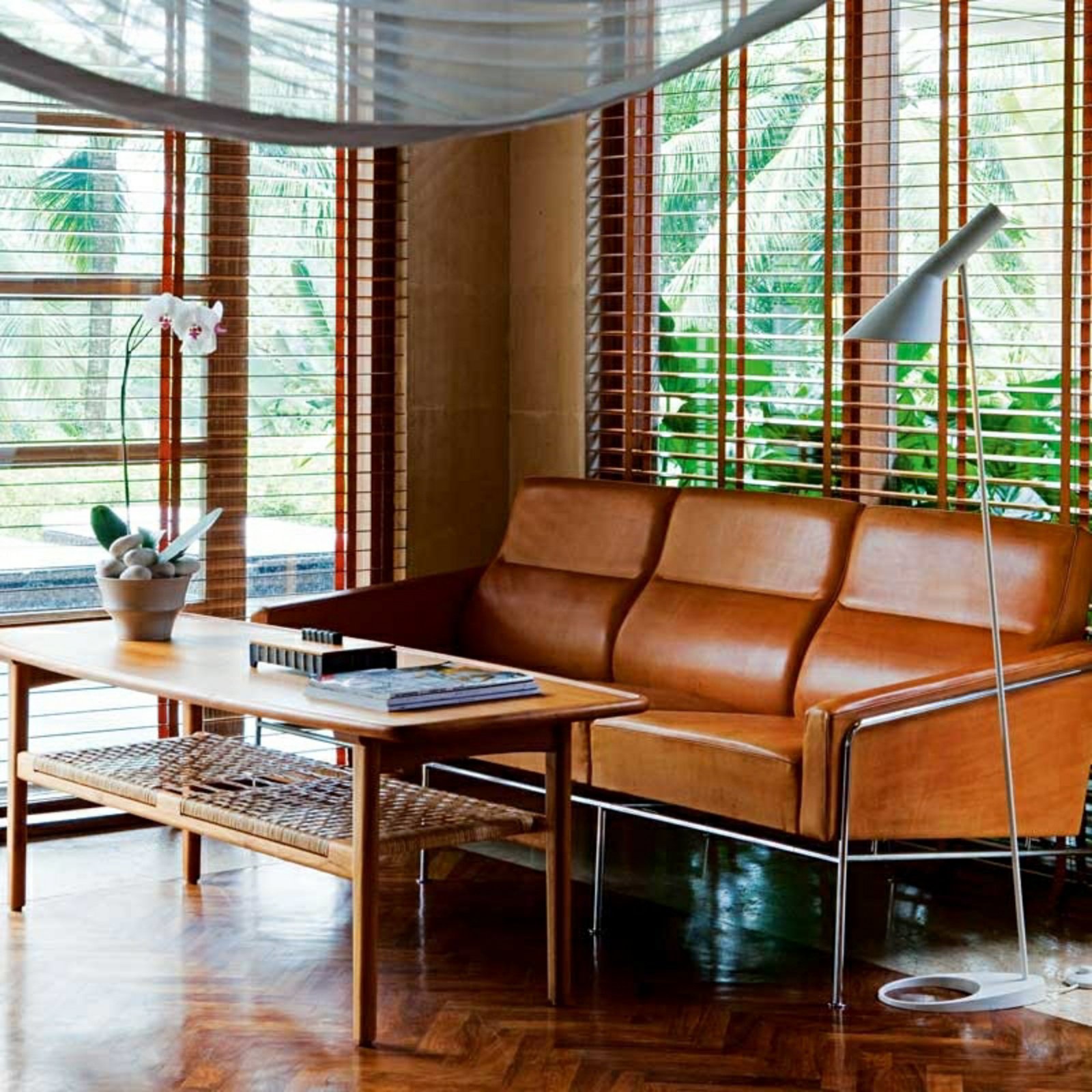 Louis Poulsen AJ - Φωτιστικό δαπέδου, λευκό