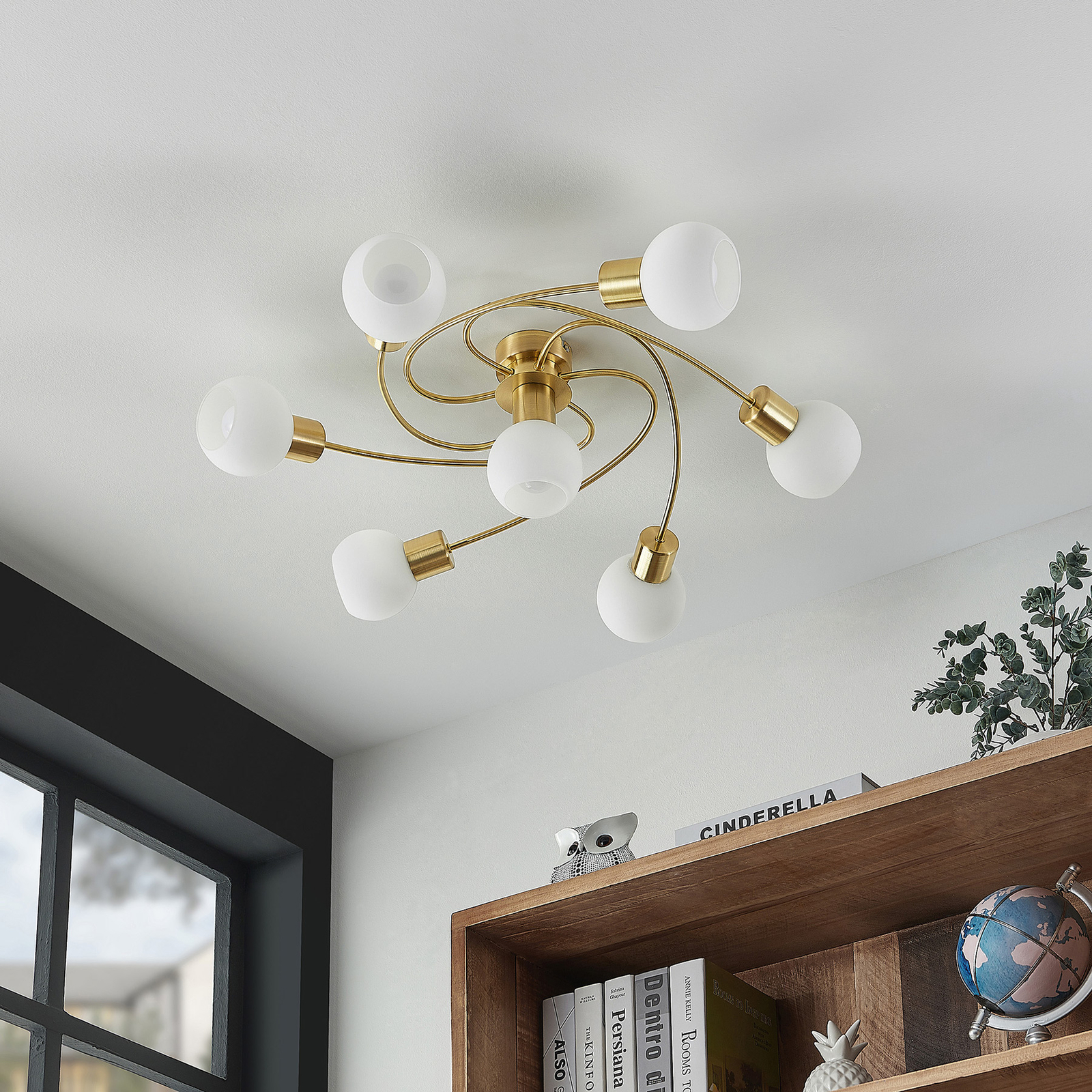 Lindby Ciala ceiling light, 7-bulb, brass-coloured, glass