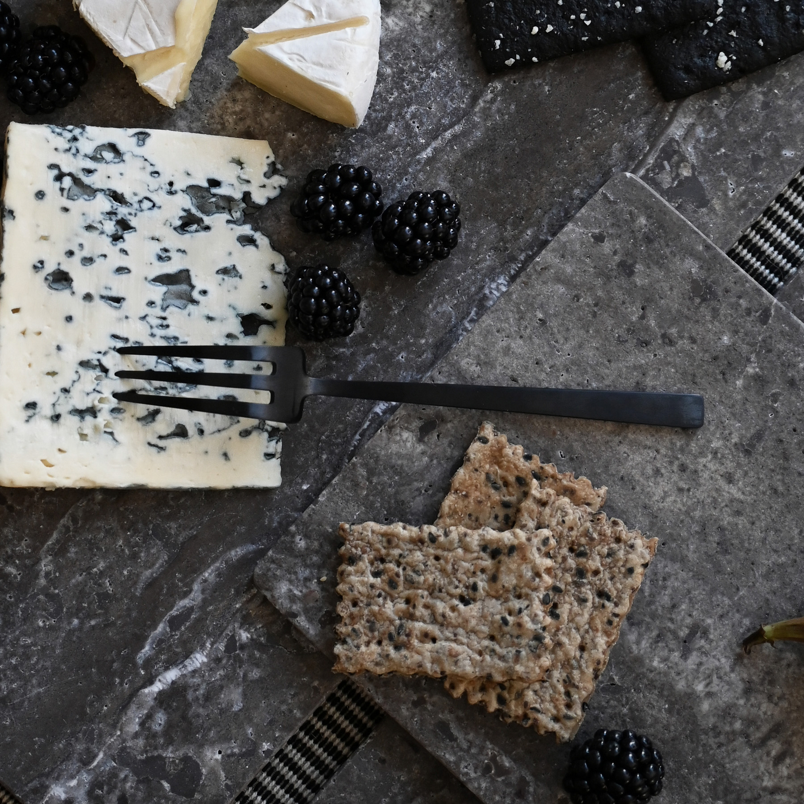 Widelec do deserów Kogei, zestaw 4 sztuki, czarny, 16 cm – 101 Copenhagen