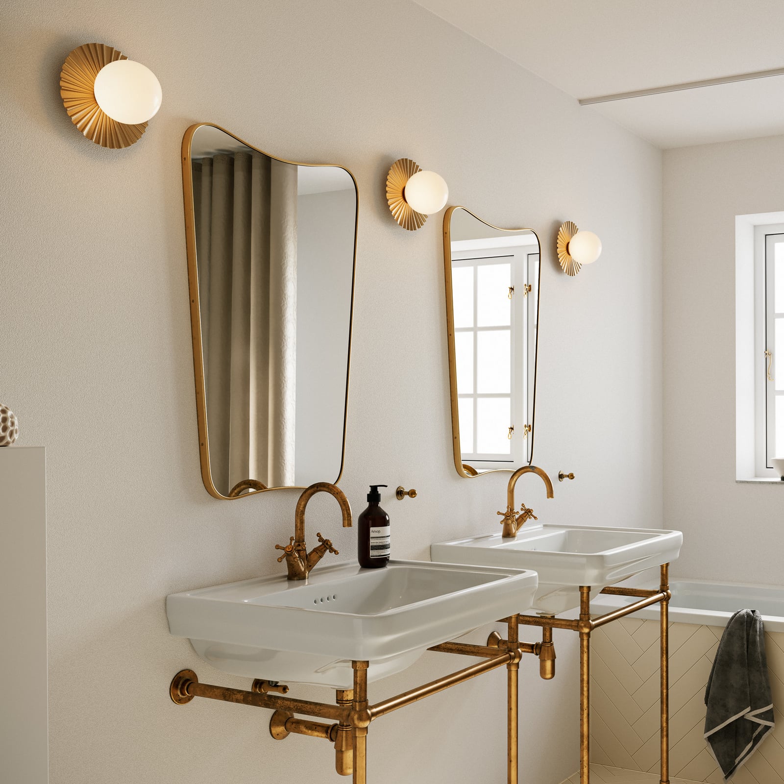 Liila Muuse ceiling lamp, gold/opal, Ø 20 cm, IP44 - Nuura