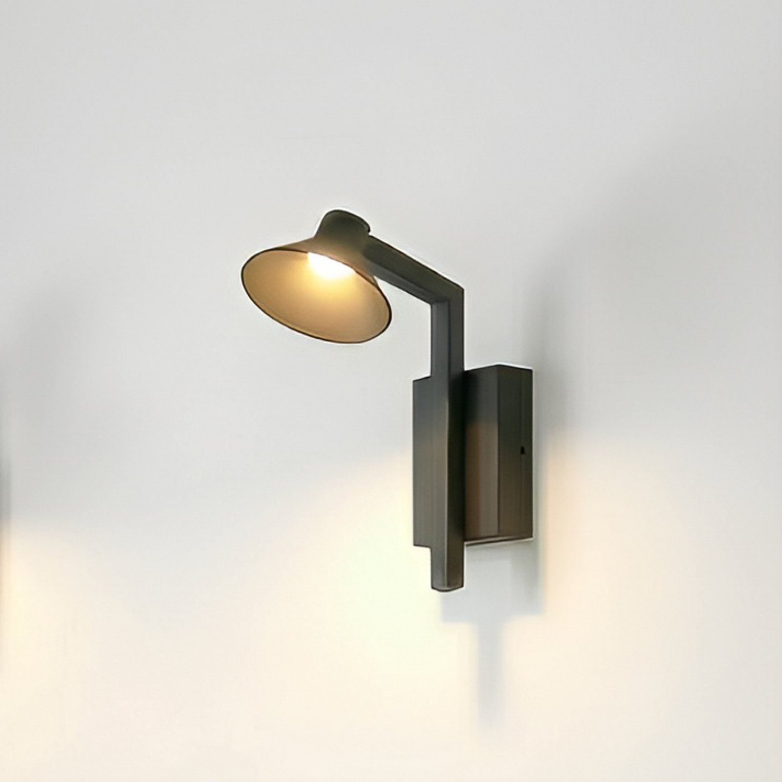 Lucande LED wall light Steve, black, 24 cm, USB, dimmable