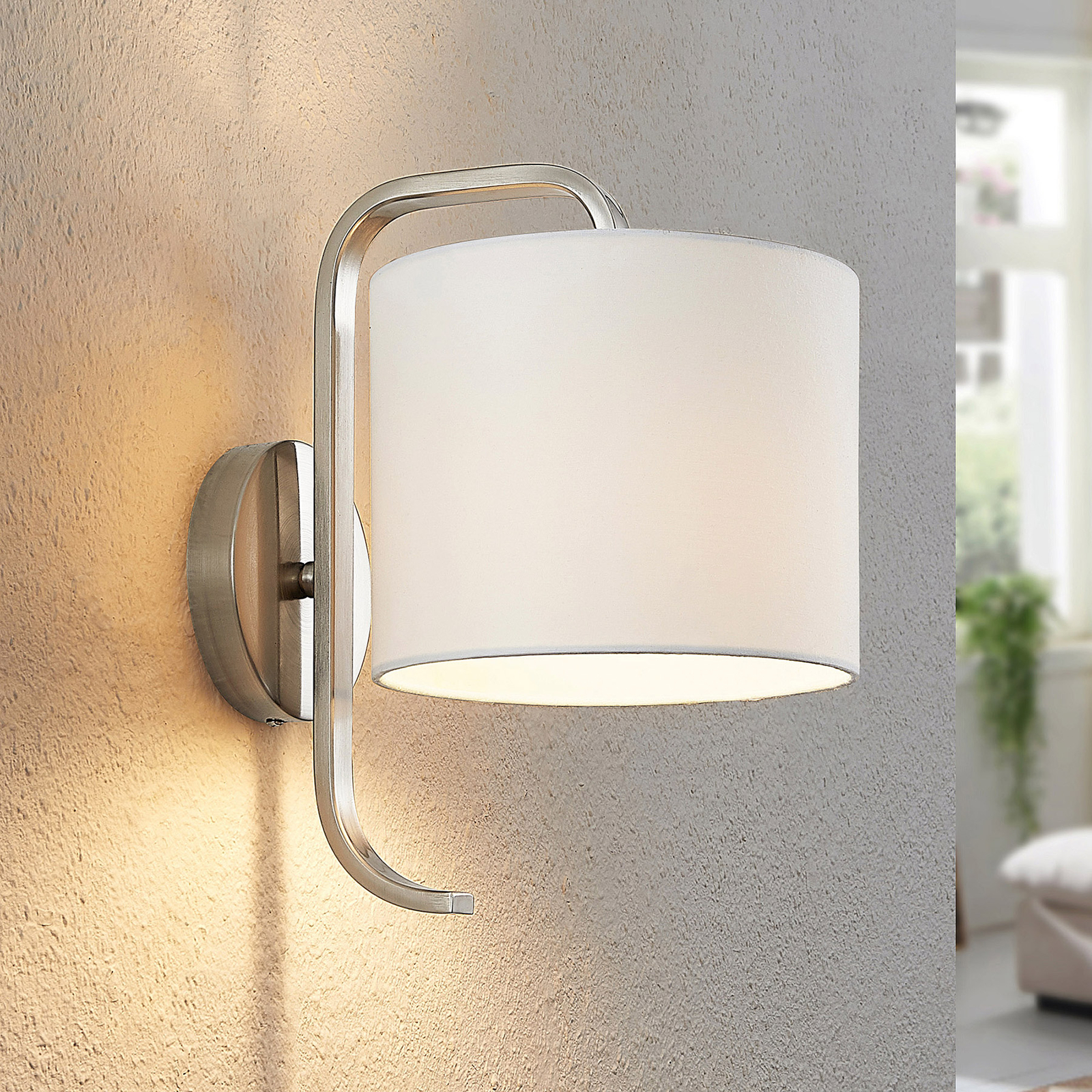 Lindby Jevanna wandlamp van textiel, wit