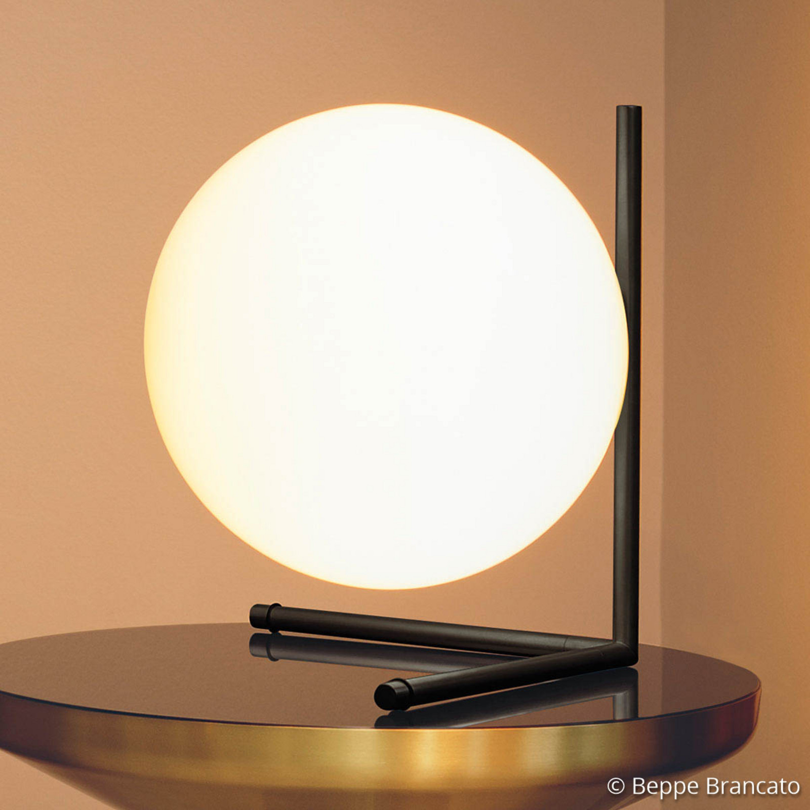 FLOS IC T2 lampă de masă negru - Camera de zi / sufragerie - design - negru alb opal - Sticlă