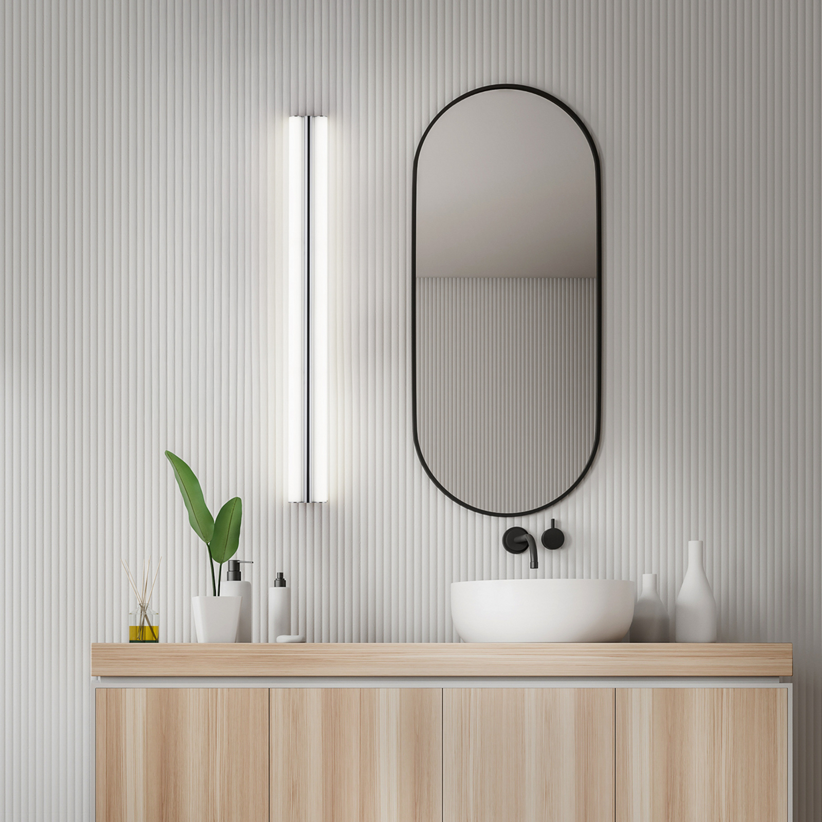 Helestra LED mirror lamp LOOM, length 90 cm, chrome, IP44
