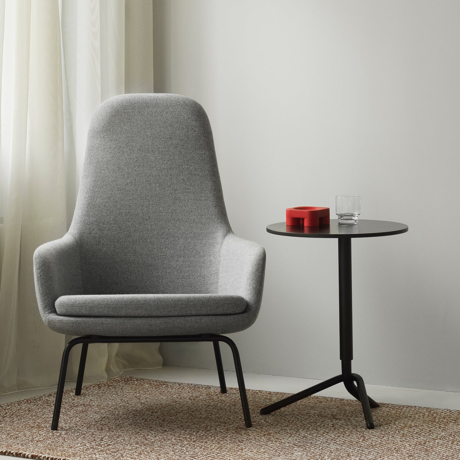 Bijzettafel Lift, zwart, staal, MDF, hoogte 56,5 cm - Normann Copenhagen Bijzettafel Lift, zwart, staal, MDF, hoogte 56,5 cm - Normann Copenhagen