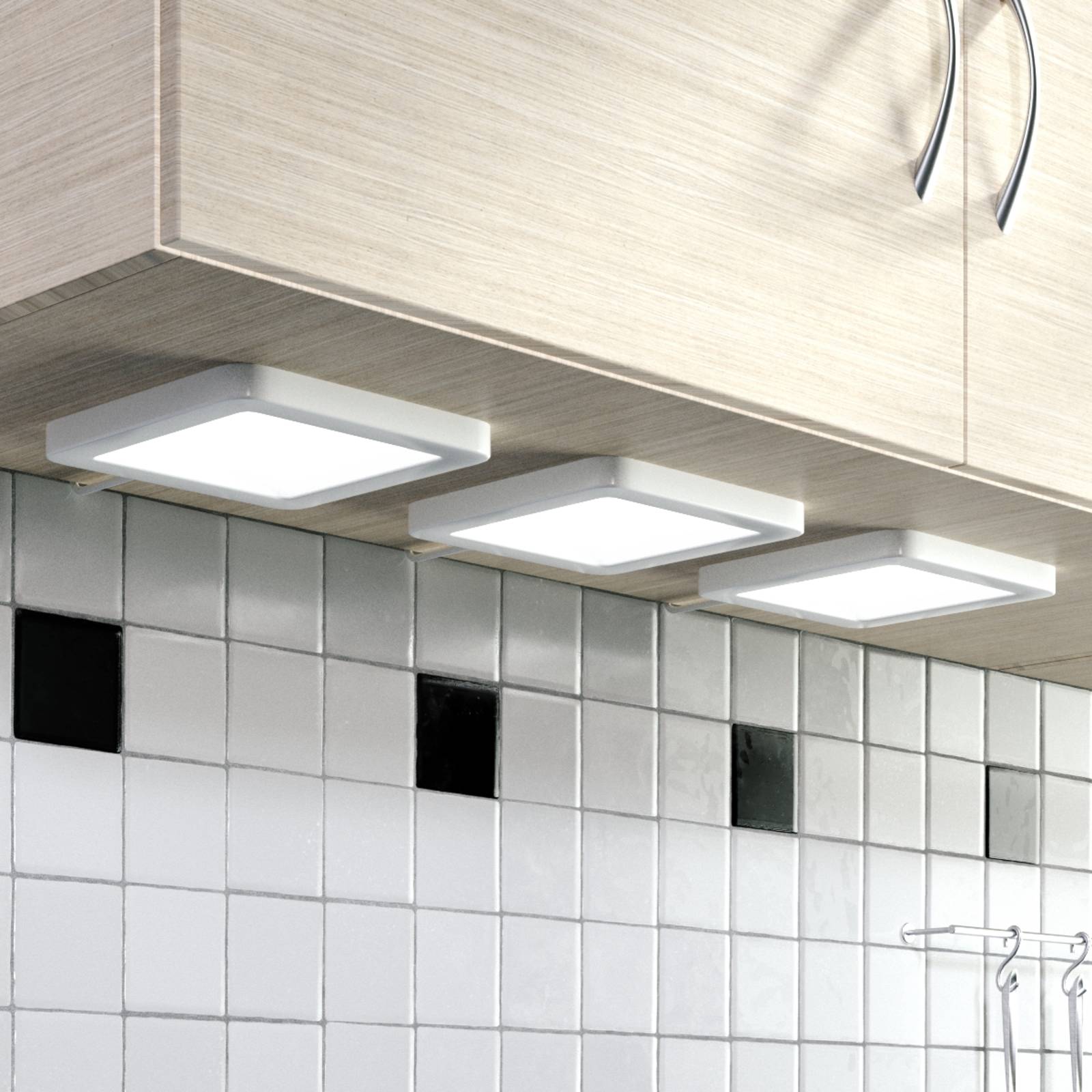 Lindby Antony lampe sous meuble LED x3 argentée