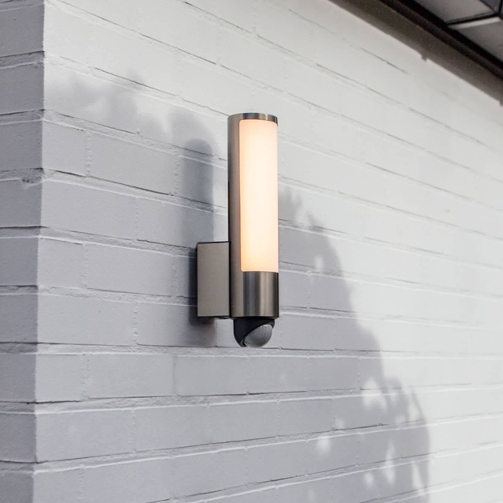 Kinkiet zewnętrzny LED z czujnikiem LEDA, stal nierdzewna, wysokość 35 cm, IP44