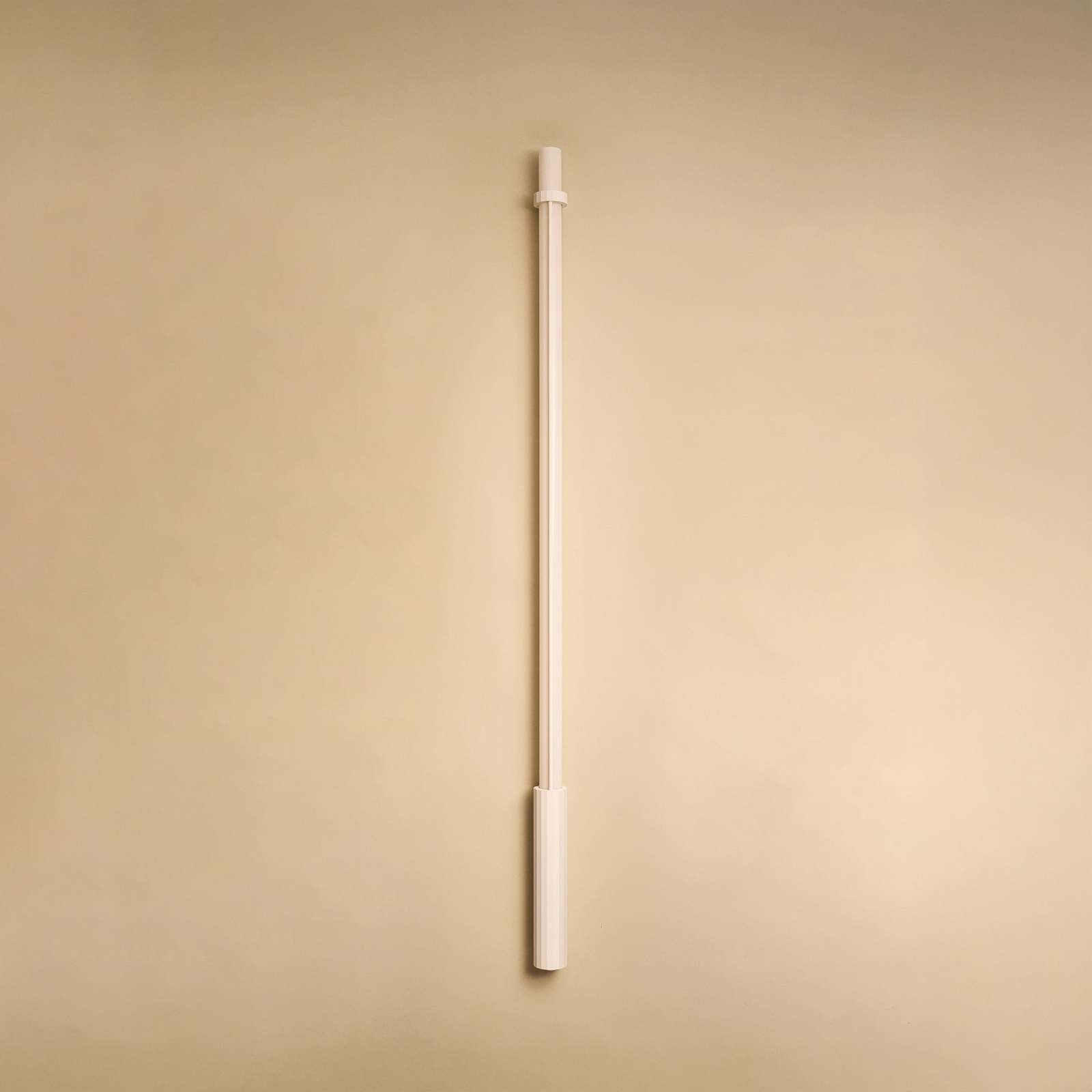 Applique murale LED « In Fine », blanche, hauteur 160 cm, IP65 - DCW Applique murale LED « In Fine », blanche, hauteur 160 cm, IP65 - DCW