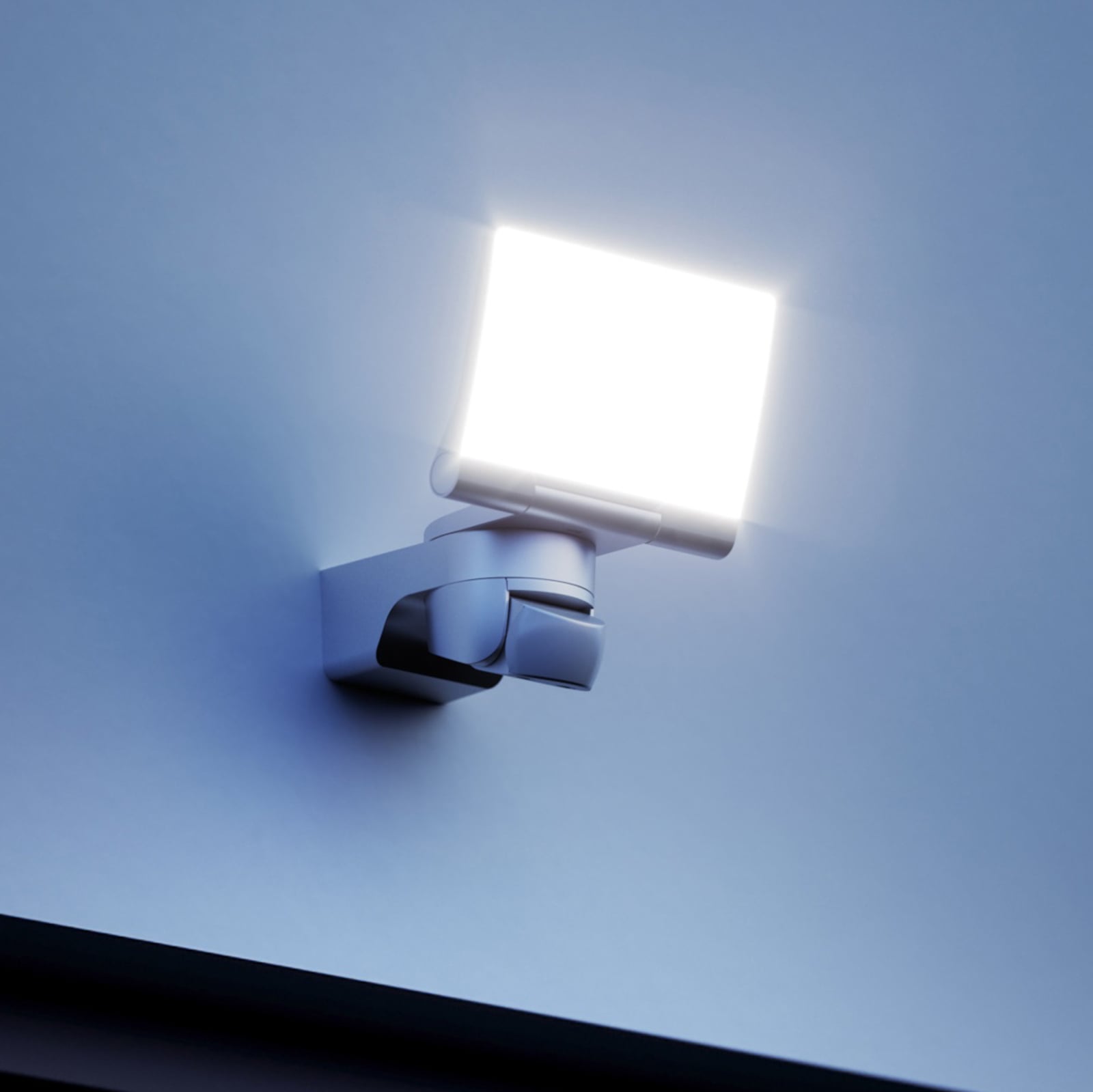 XLED Home 2 SC smart utendørs LED-spot, hvit, med sensor – STEINEL XLED Home 2 SC smart utendørs LED-spot, hvit, med sensor – STEINEL