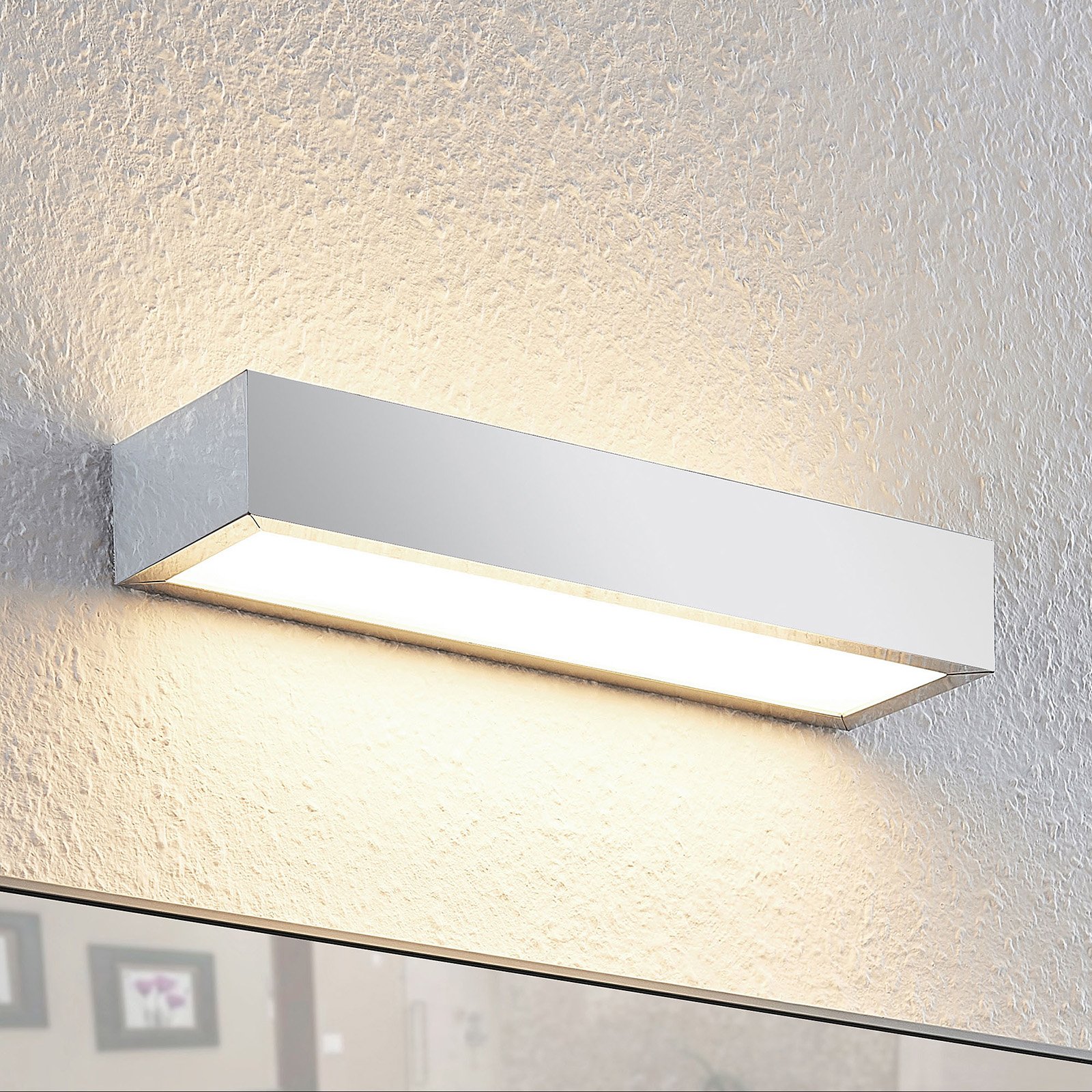 Lindby Layan LED-væglampe til badet, krom, 30 cm