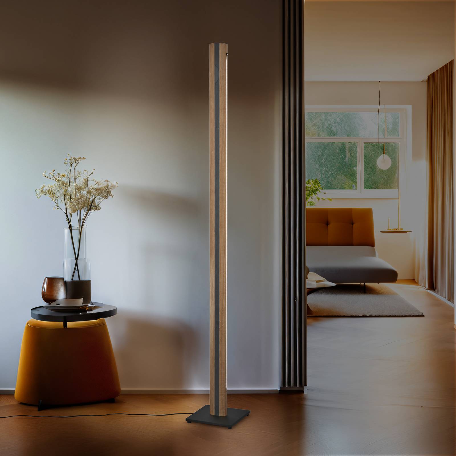 Lampa stojąca LED Quitani Elis, dąb/czarny