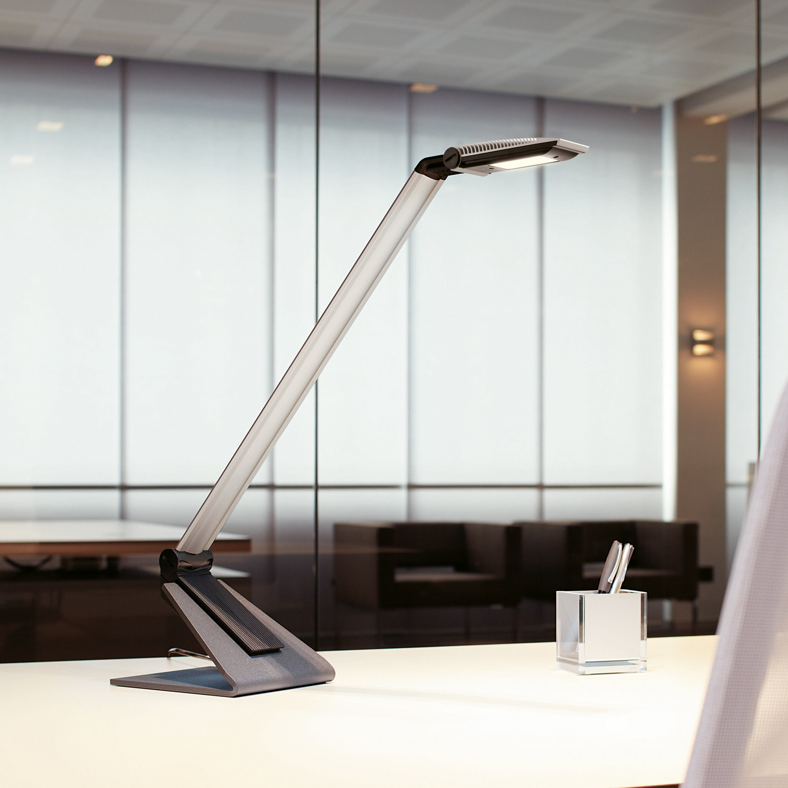 Lampă de birou cu LED MAULsolaris argintie înălțime 64 cm - Studiu / Birou - modern - Metal