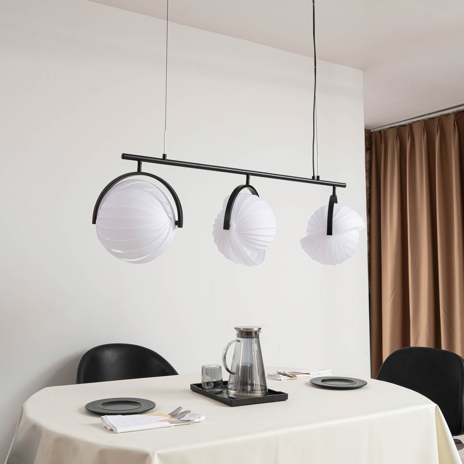 Lucande, suspension Helva, blanc, à 3 lampes, 108 cm, pivotante