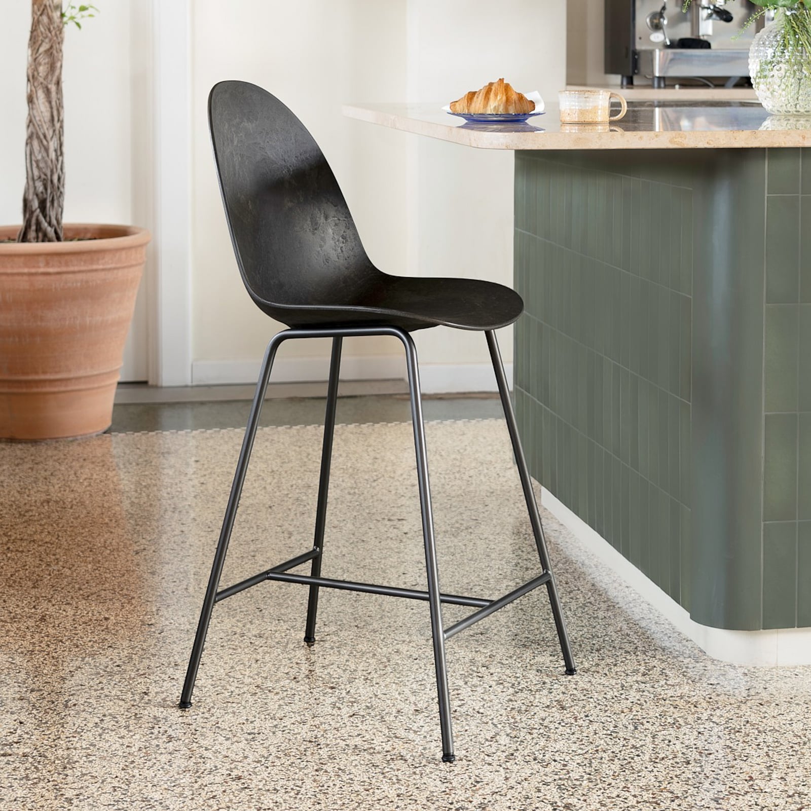 Tabouret de bar Eternity, noir, acier, hauteur 87,5 cm - Mater Tabouret de bar Eternity, noir, acier, hauteur 87,5 cm - Mater