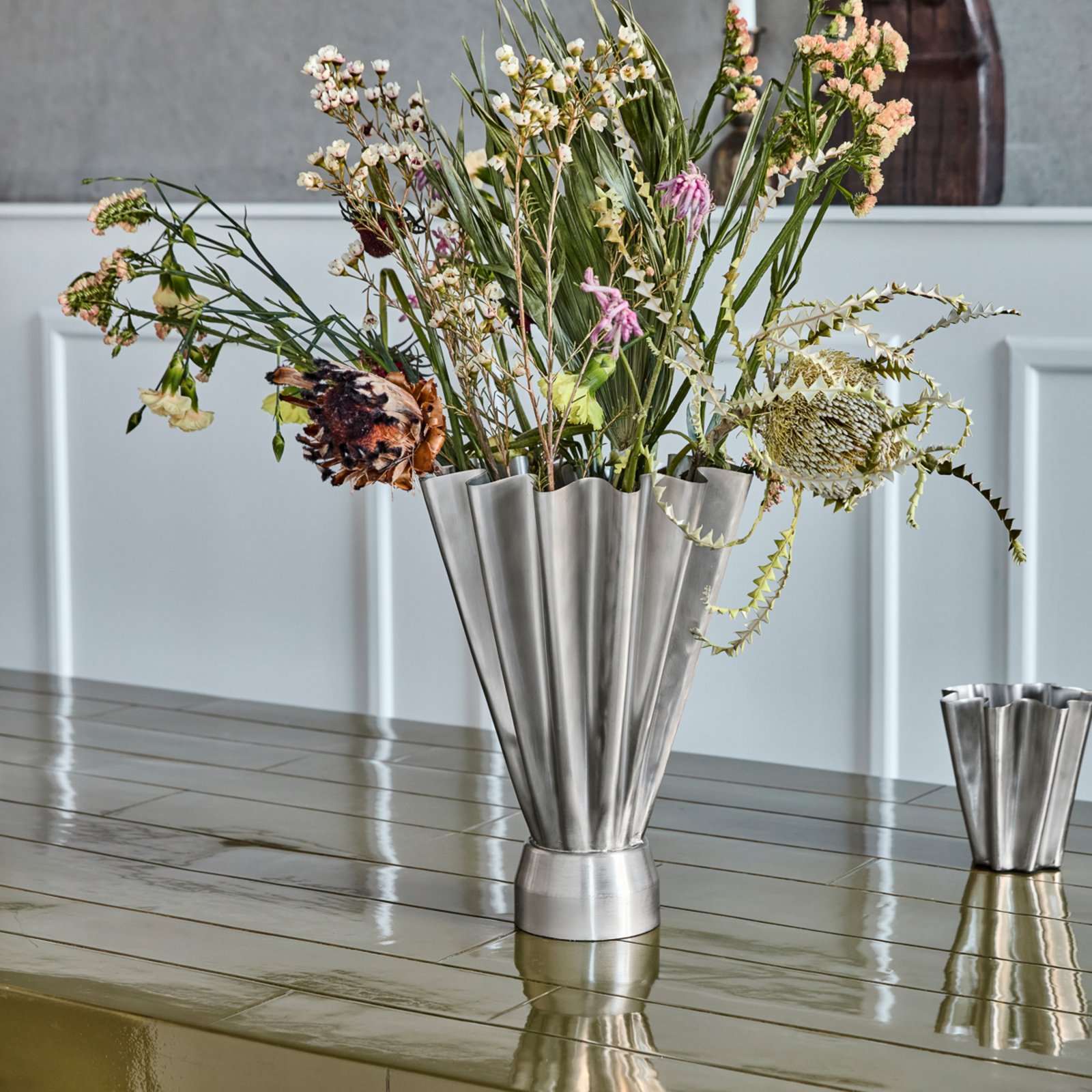 Flood Váza Ø 10 cm strieborná leštená železná - House Doctor