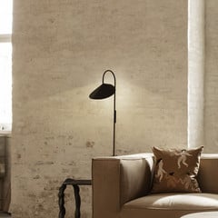 ferm LIVING Arum Aplique de pared orientable, negro, 47 cm, enchufe