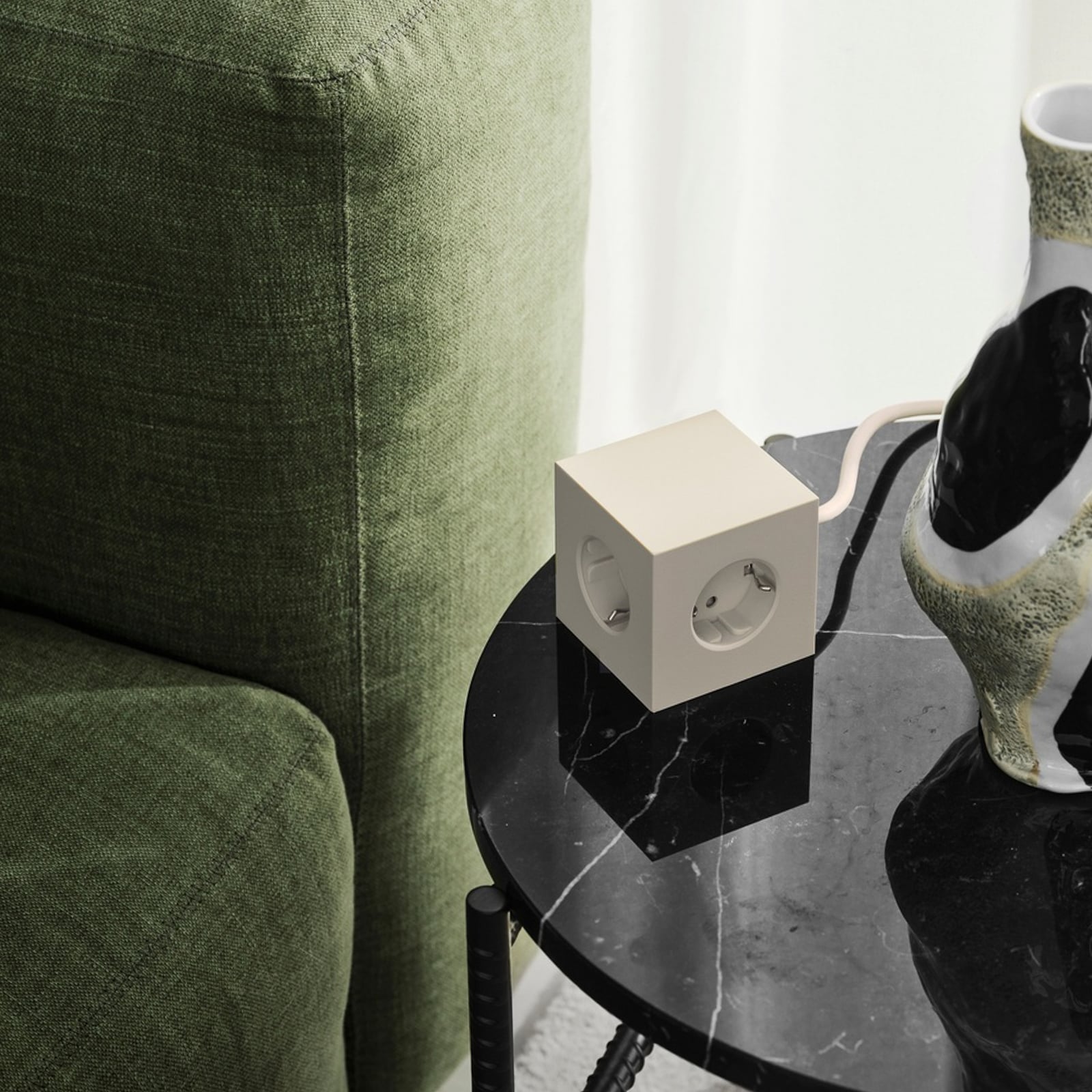 SQUARE 1 stikkontakt, beige, 3x Schuko, 2x USB, 1,8 m kabel – AVOLT