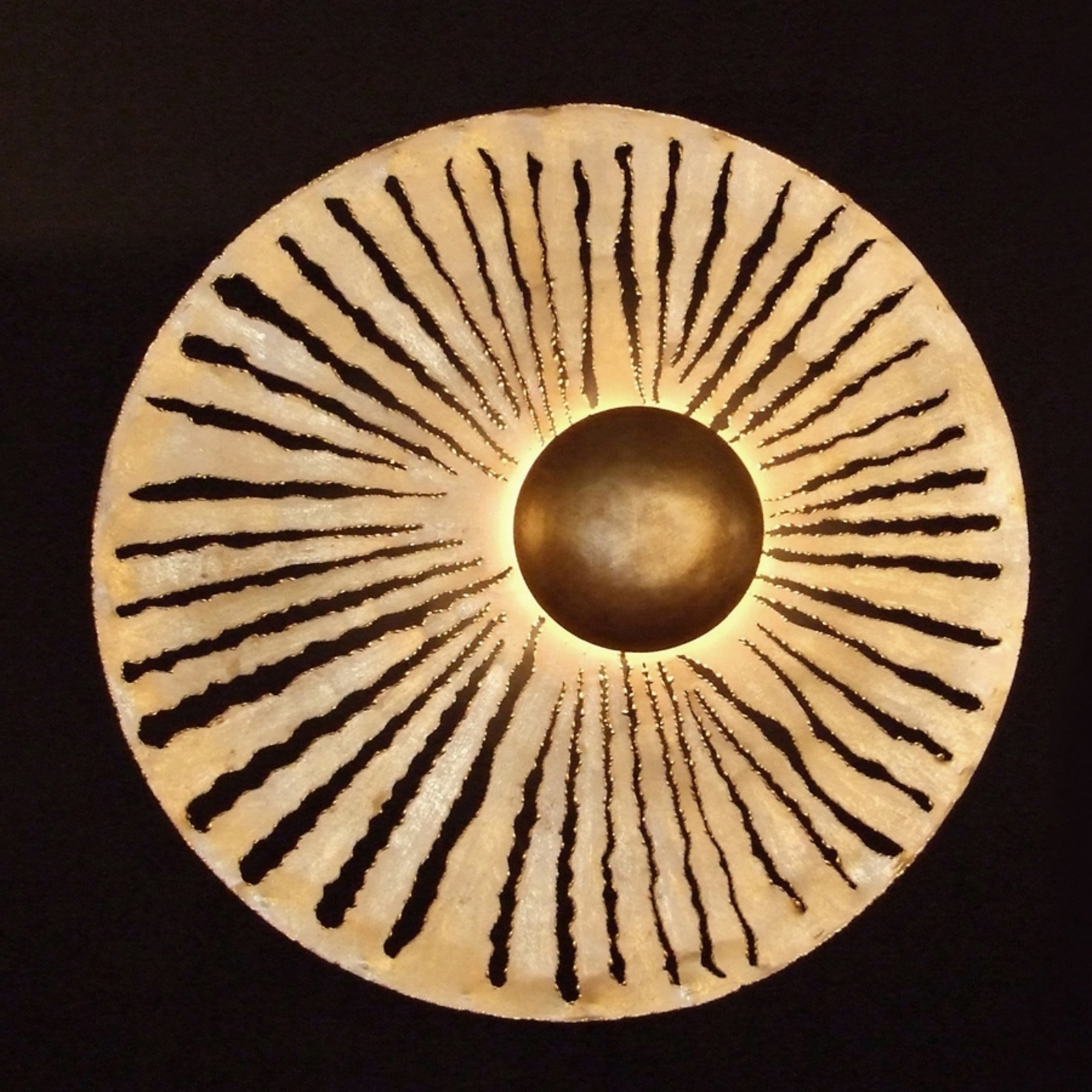 Vegglampe Pietro, rund form med gullfinish