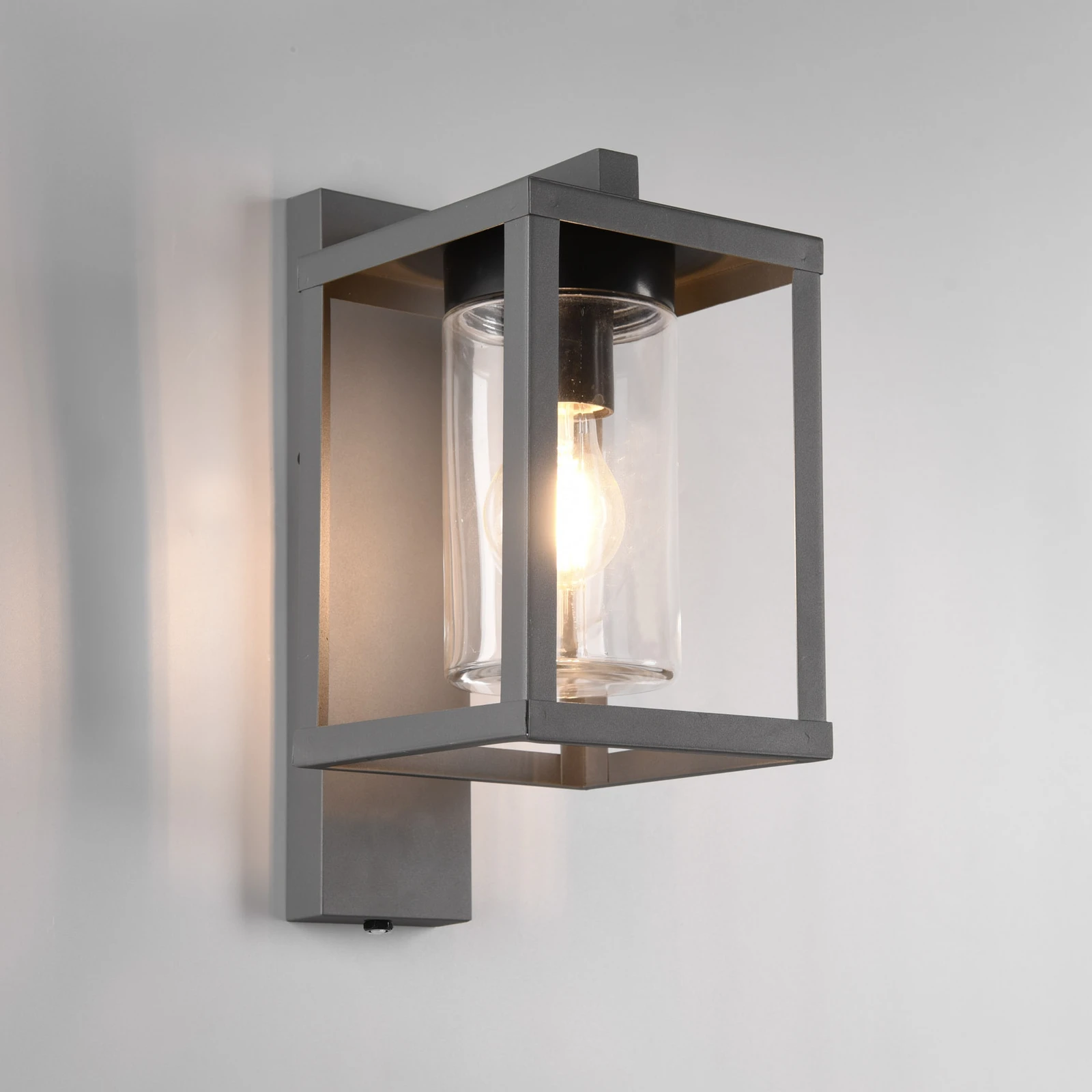 Außenwandlampe Lunga mit Dämmerungssensor