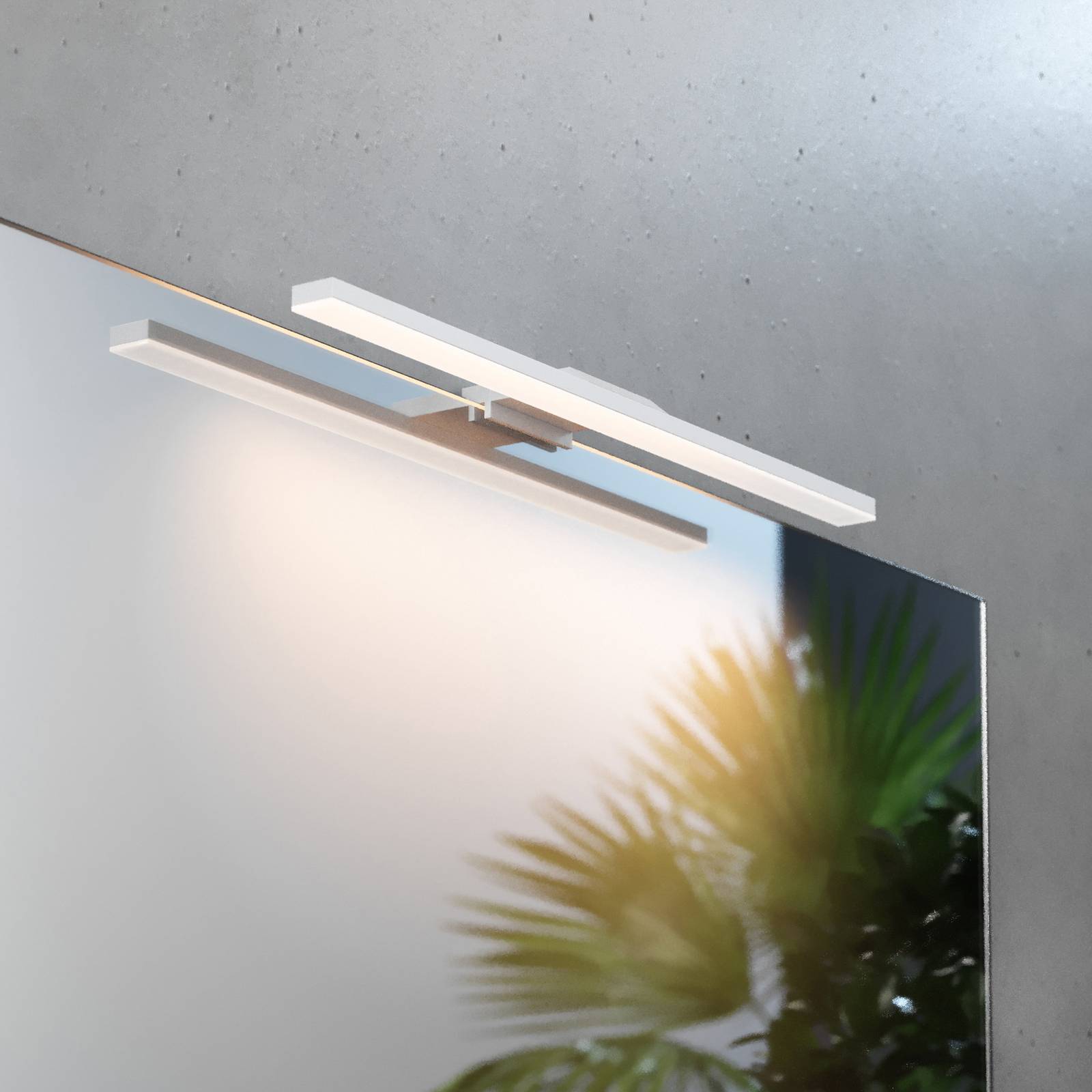 E-shop LED zrkadlové svetlo Triga, IP44, biele, 40 cm, 3 000 K